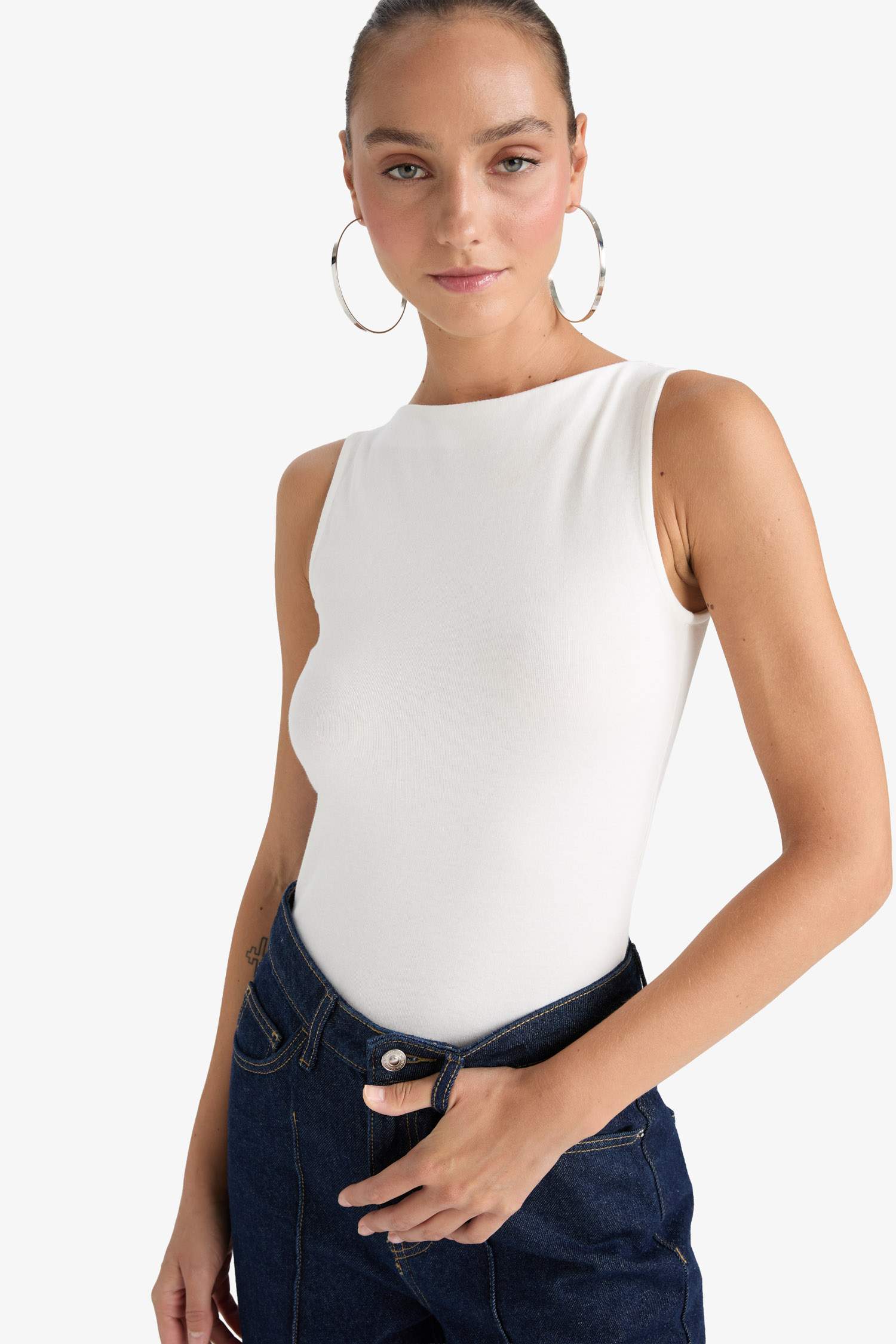 Slim Fit Dar Kesim Kayık Yaka Ribana Atlet