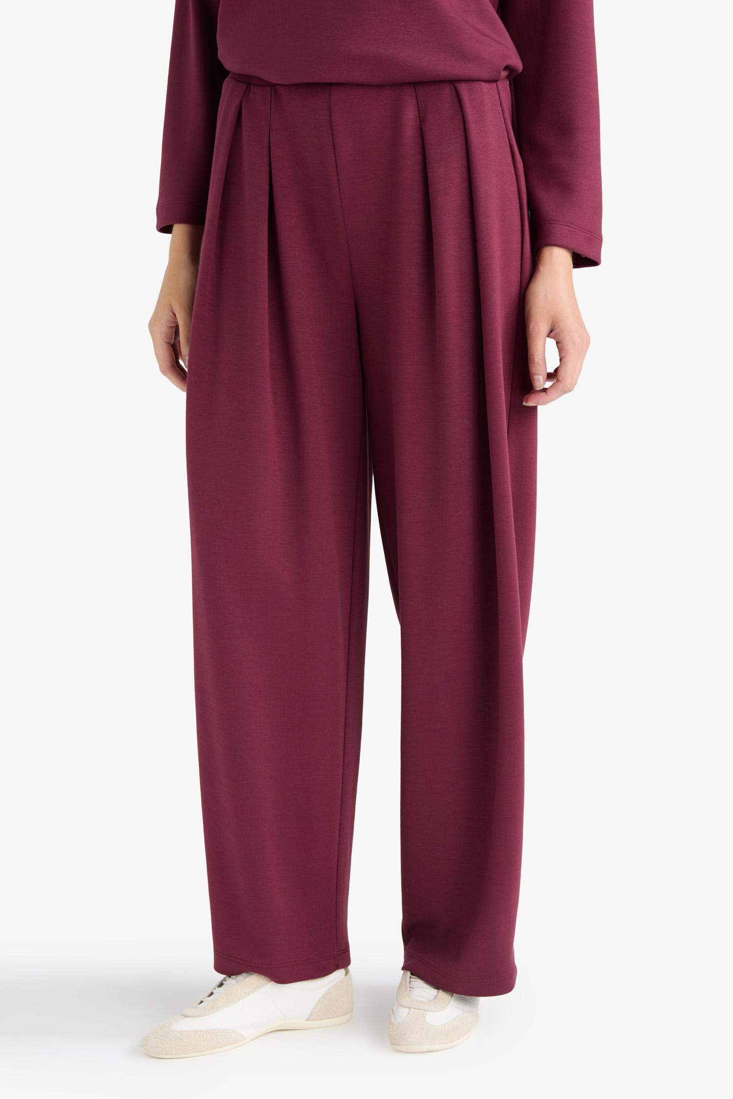 Barrel Fit Straight Leg Pants