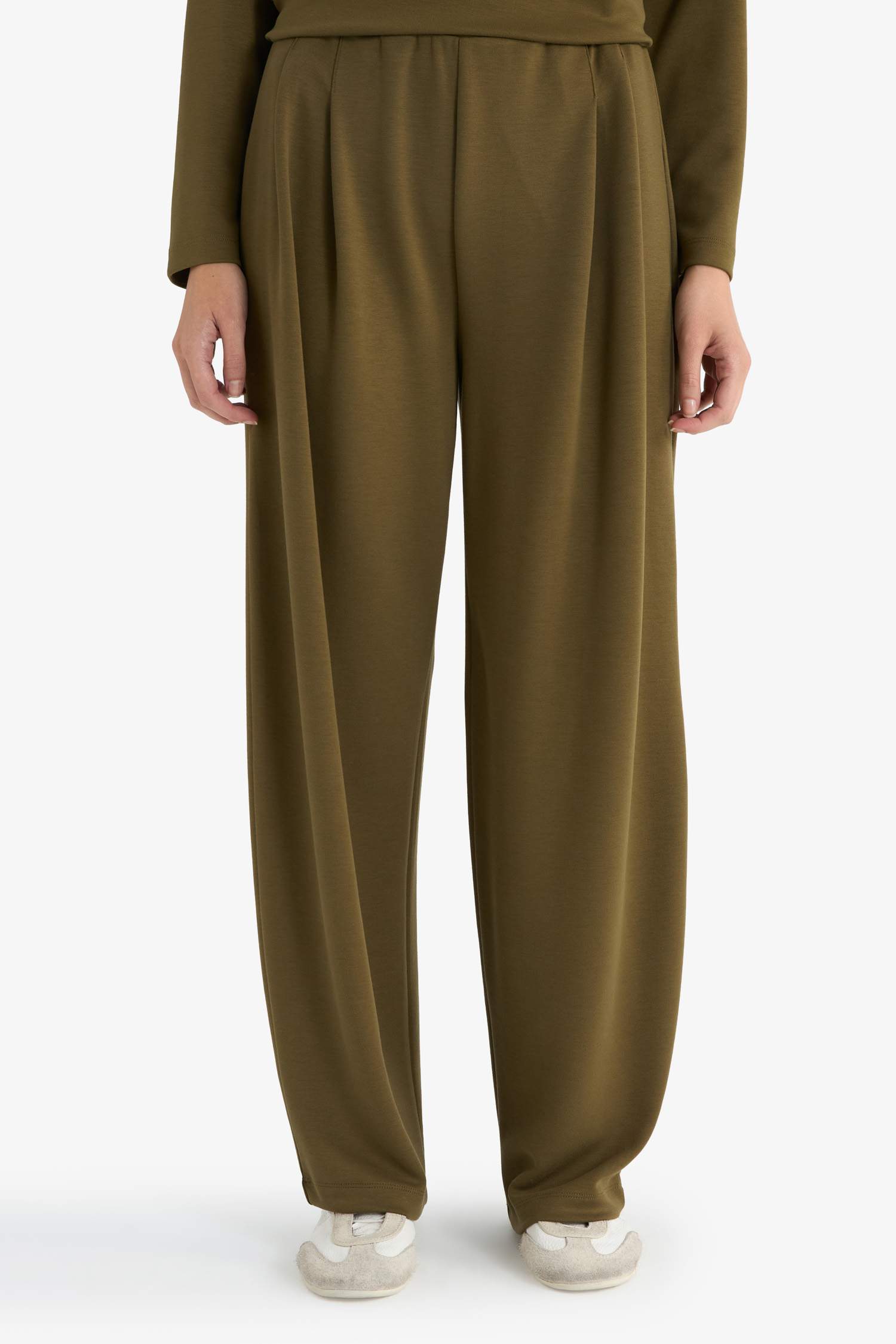 Barrel Fit Straight Leg Trousers
