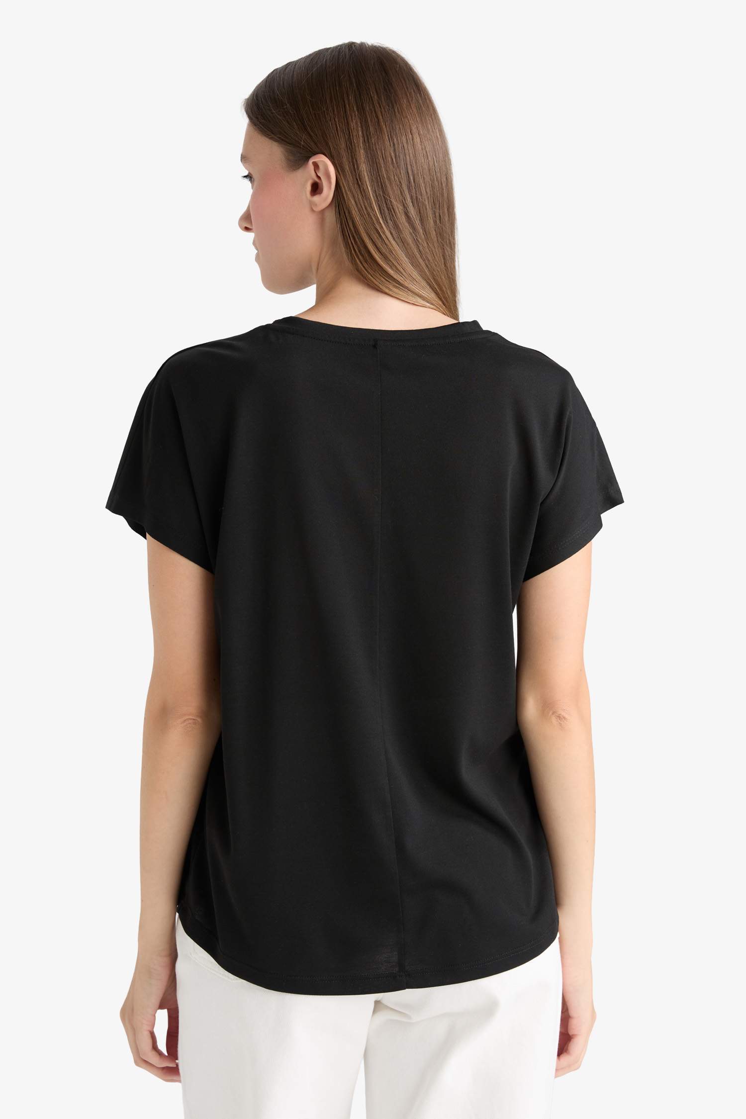 تيشيرت نص ردن بطبعة أحجار وياخة مستديرة