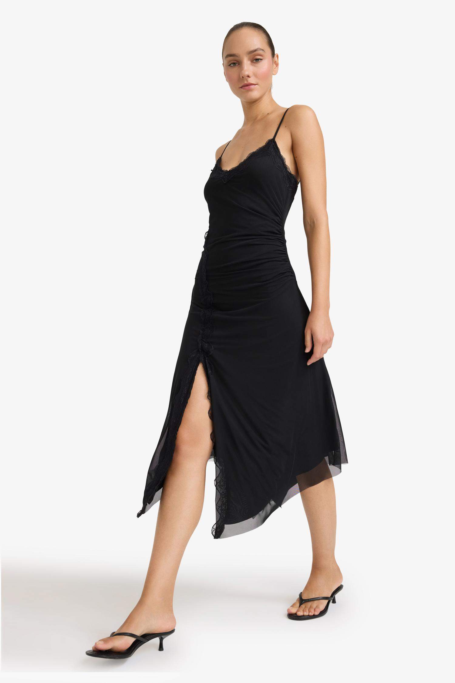 Afra x DeFacto Coool Asimetrik V Yaka Tül Askılı Midi Elbise