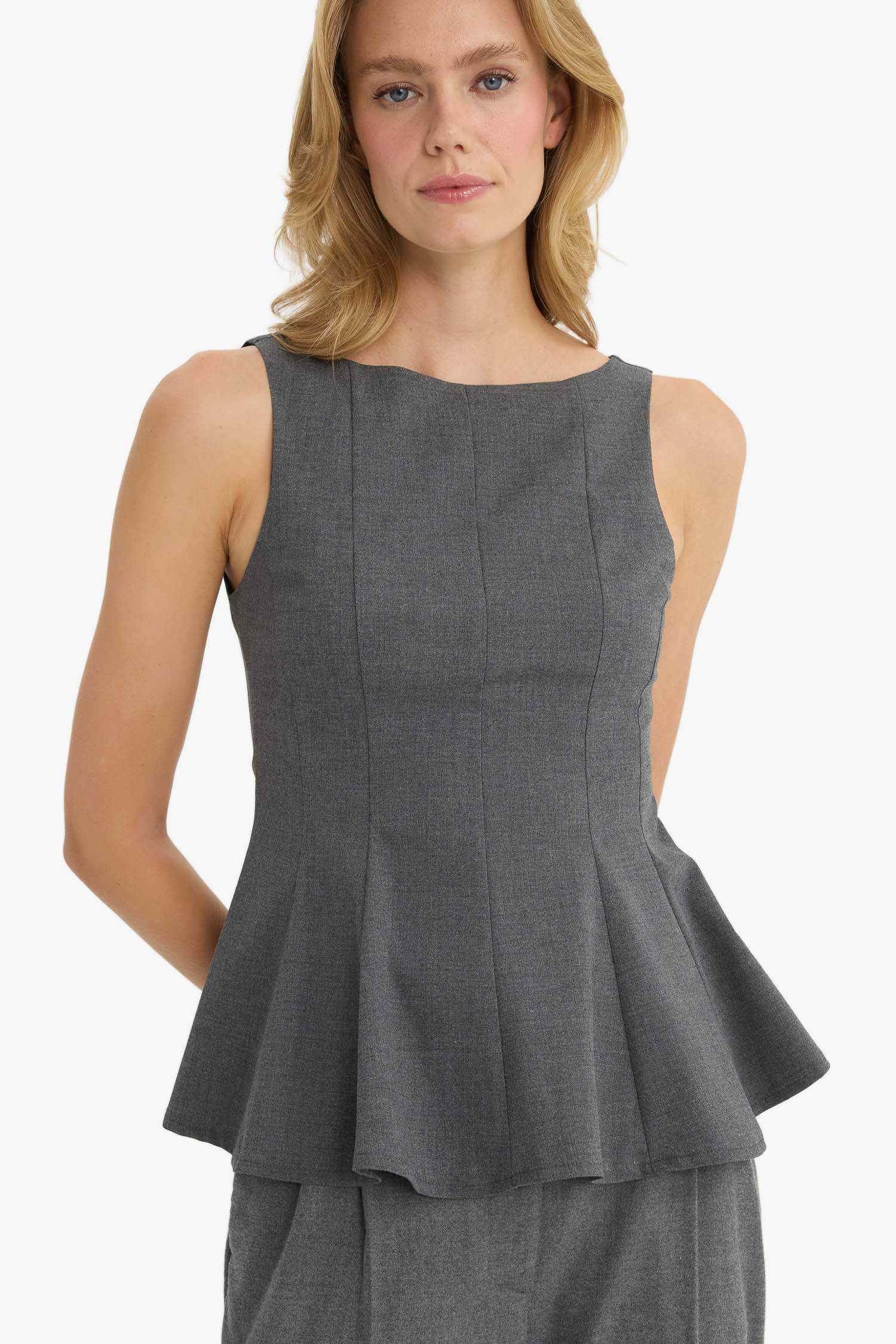 Slim Fit Boat Collar Sleeveless Blouse