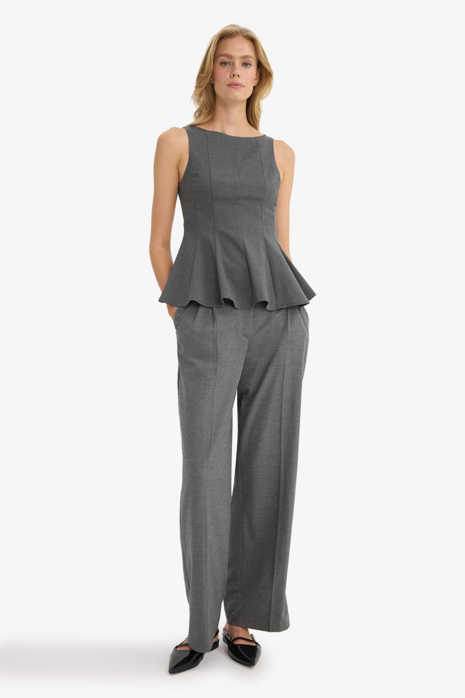 Slim Fit Boat Collar Sleeveless Blouse