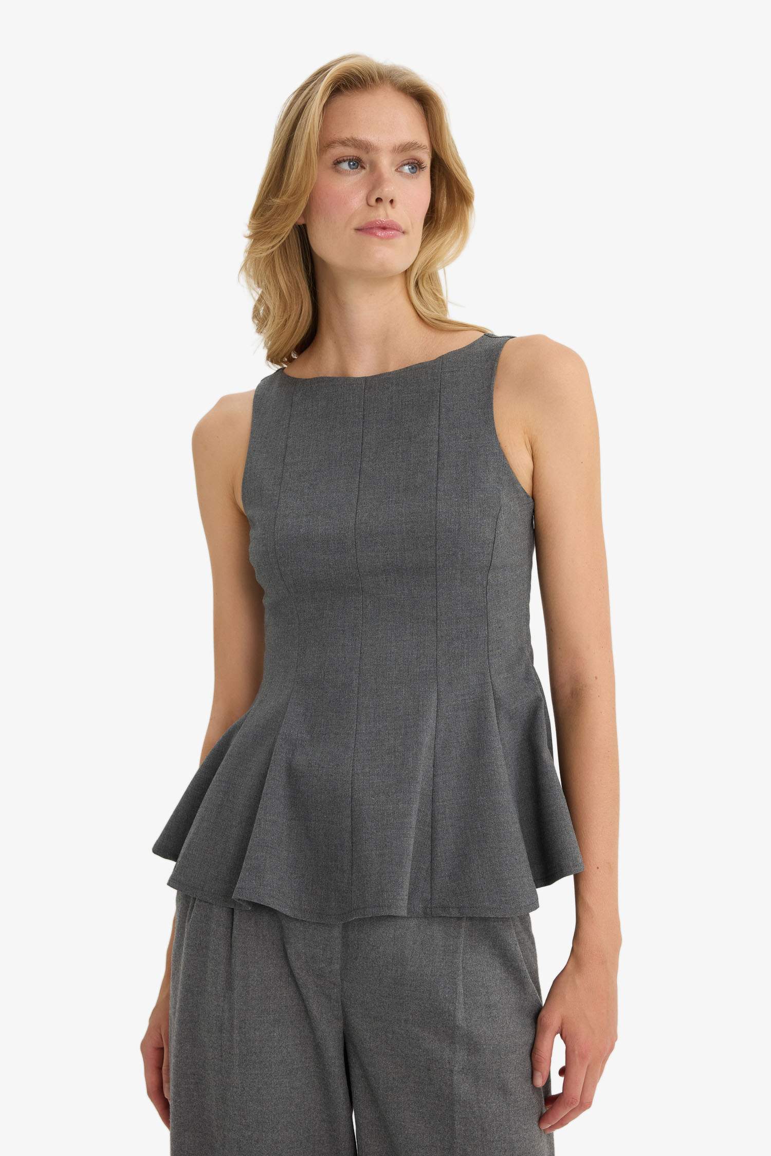 Slim Fit Boat Collar Sleeveless Blouse