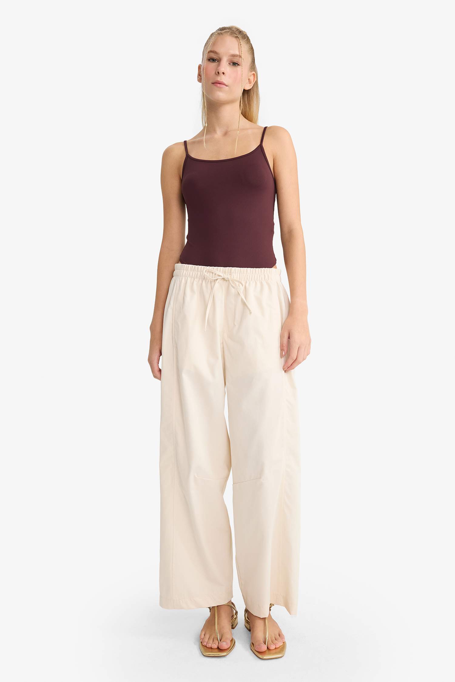 Barrel Fit Regular Waist Gabardine Trousers