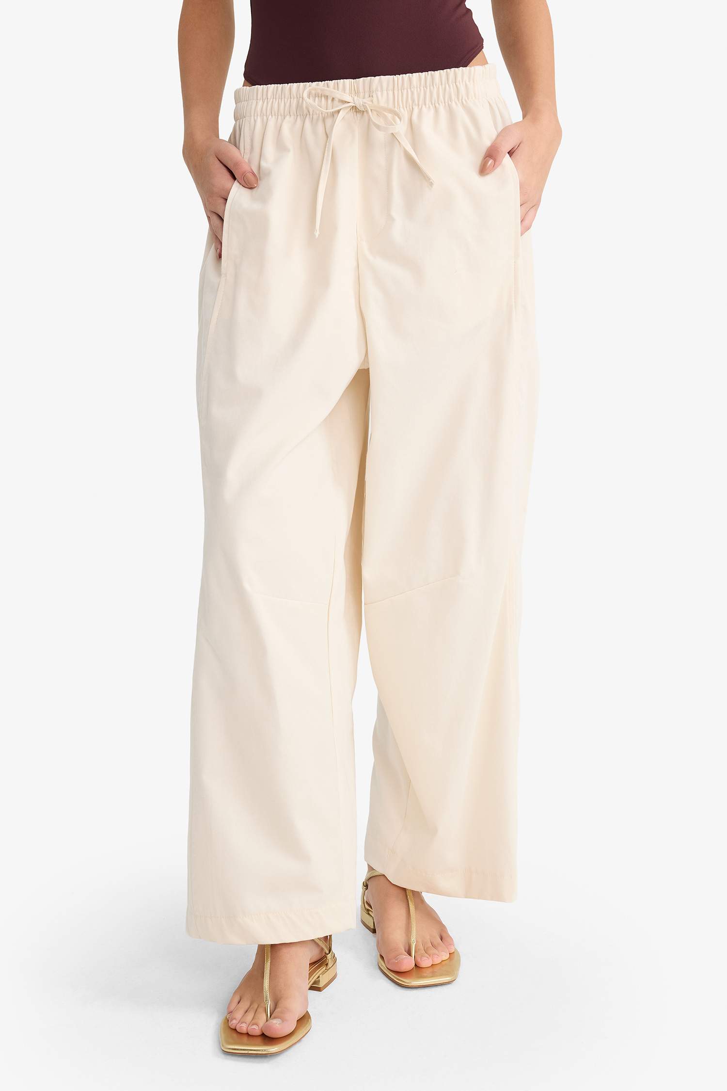 Barrel Fit Regular Waist Gabardine Trousers