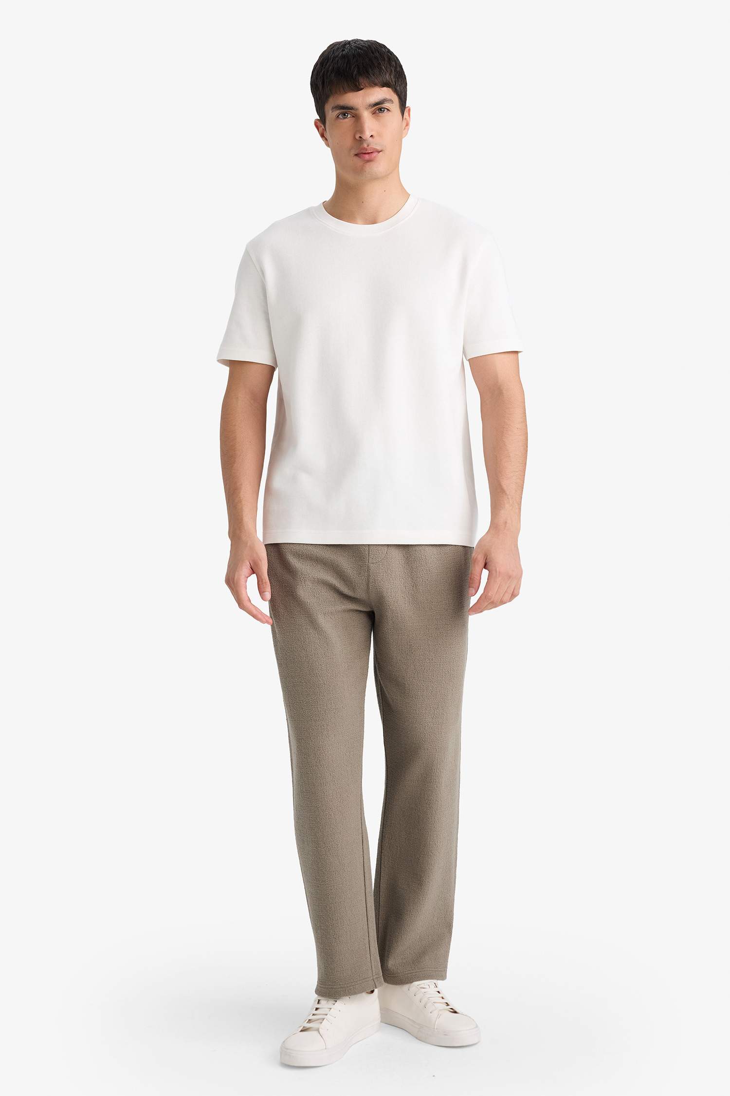 بنطلون قصة عادية وخصر برباط