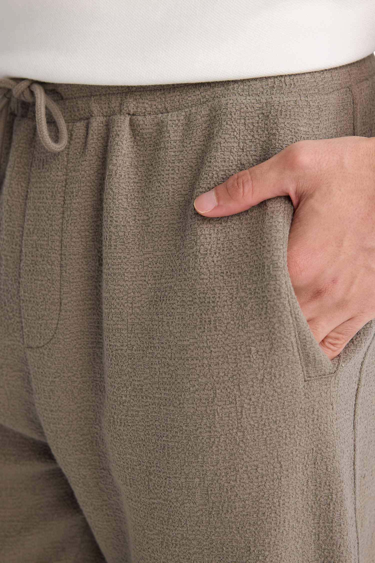 بنطلون قصة عادية وخصر برباط