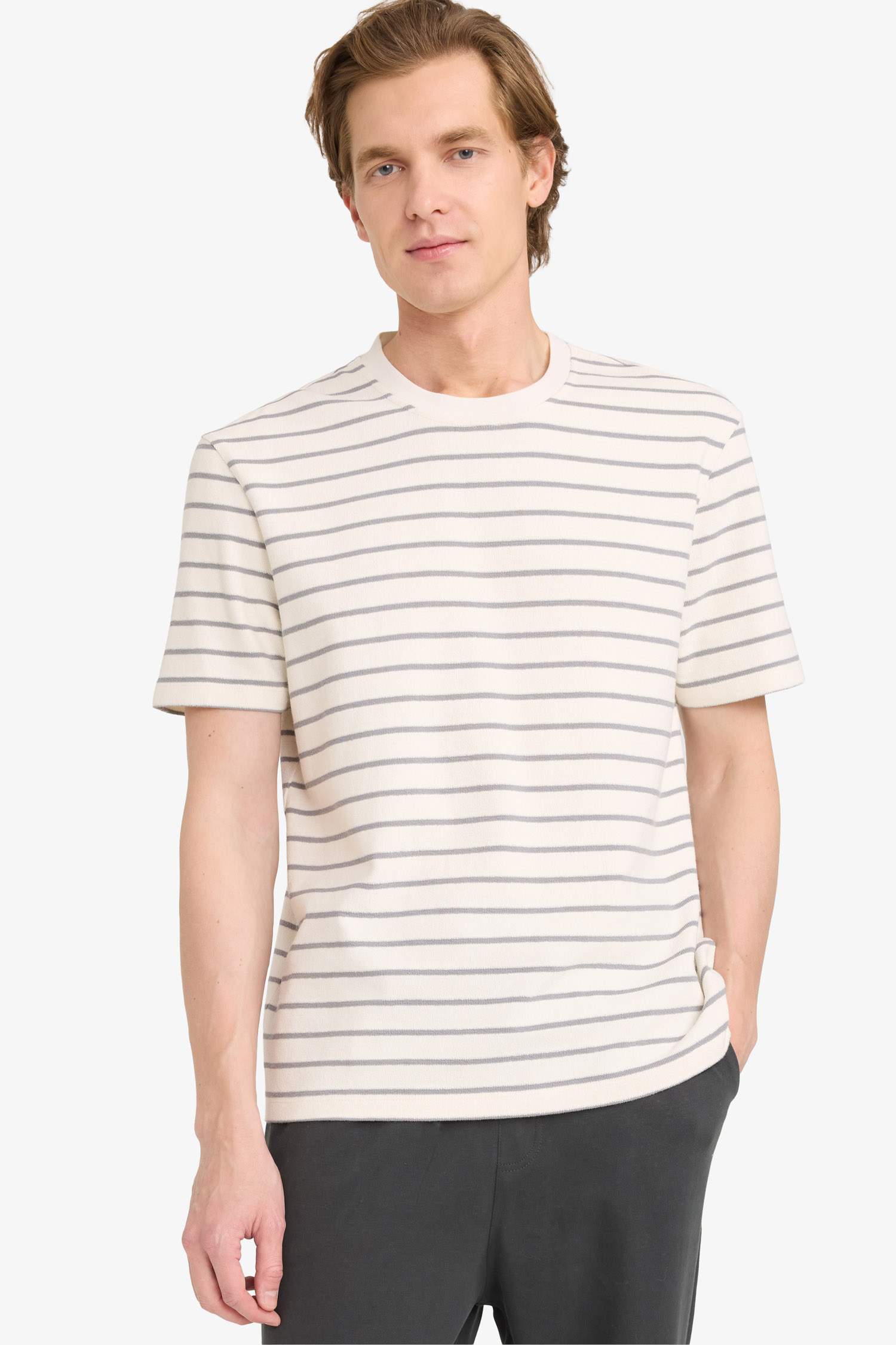 Bisiklet Yaka Çizgili Kısa Kollu Tişört 