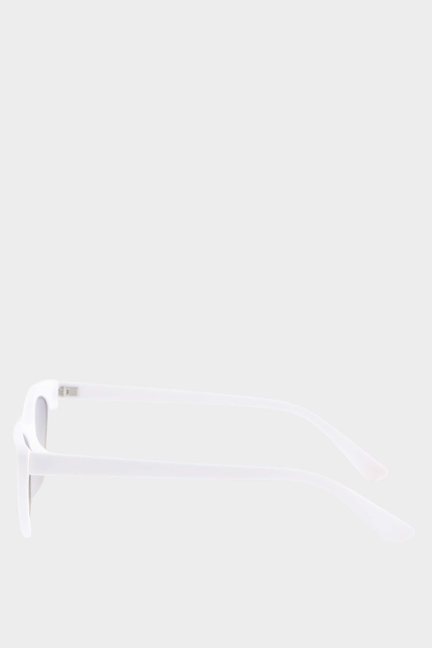 DCEY x DeFacto Kadın Kedi Gözü Formunda Beyaz Güneş Gözlüğü