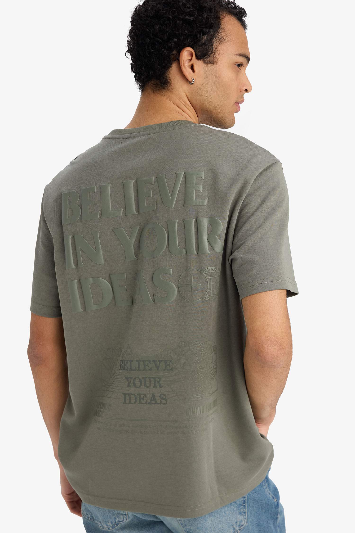 Ауа өткізетін суретті футболка