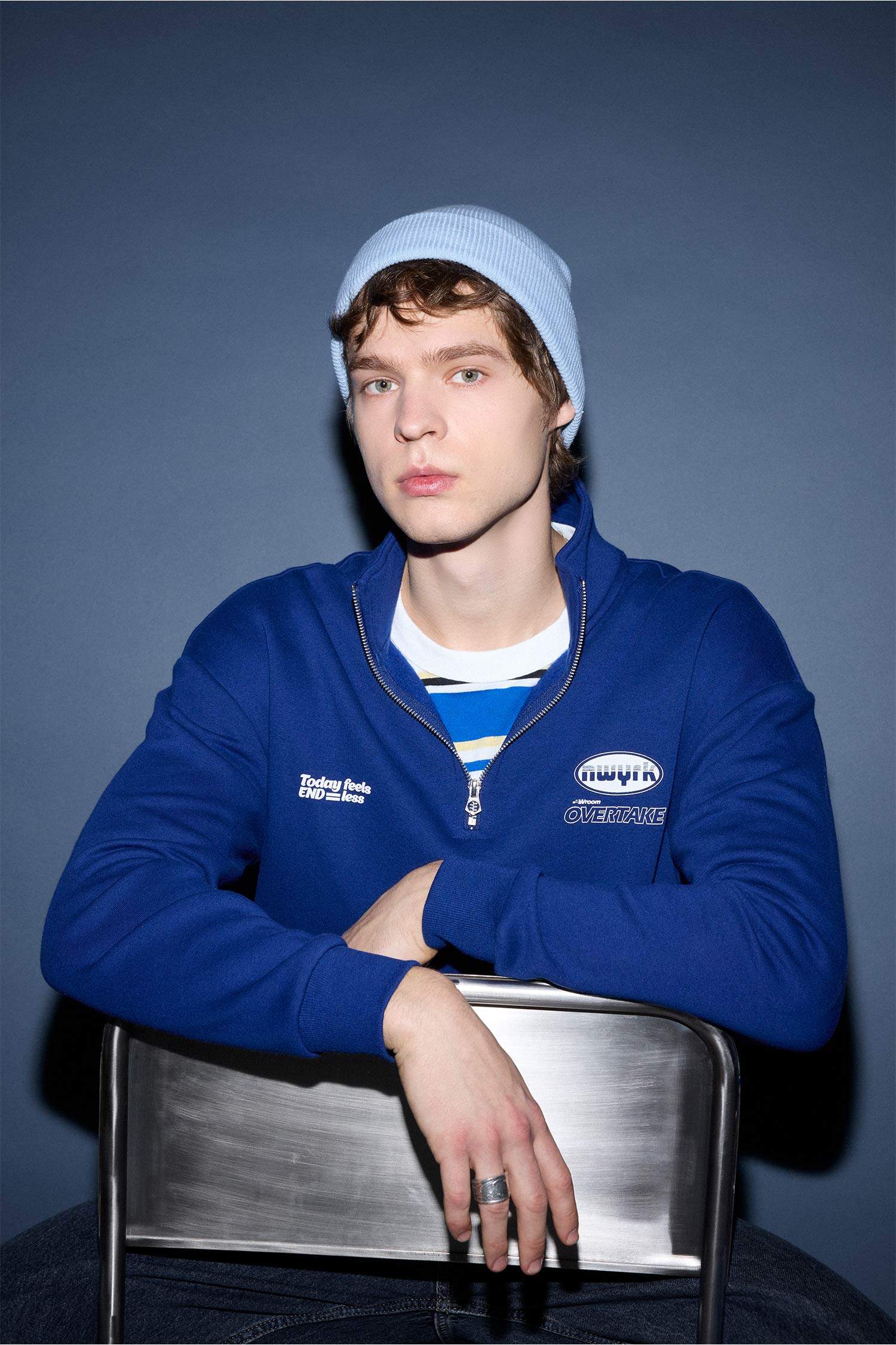 Boxy Fit Dik Yaka Baskılı Sweatshirt