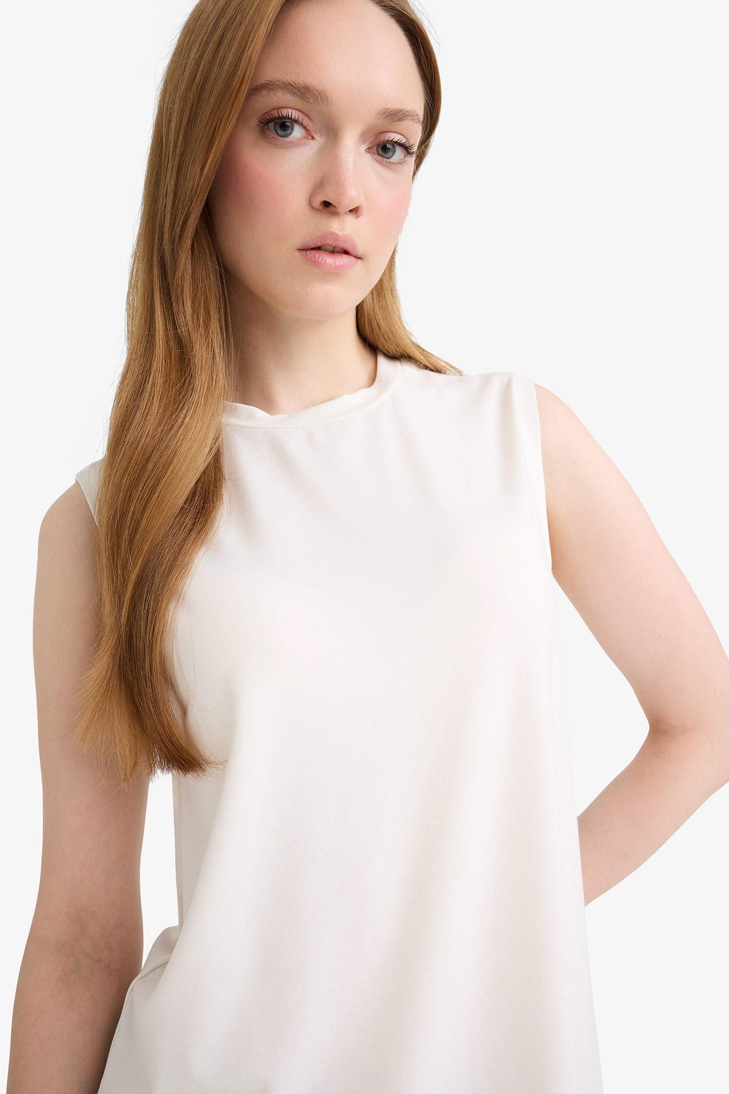 Regular Fit Bisiklet Yaka Basic Düz Kolsuz Tunik