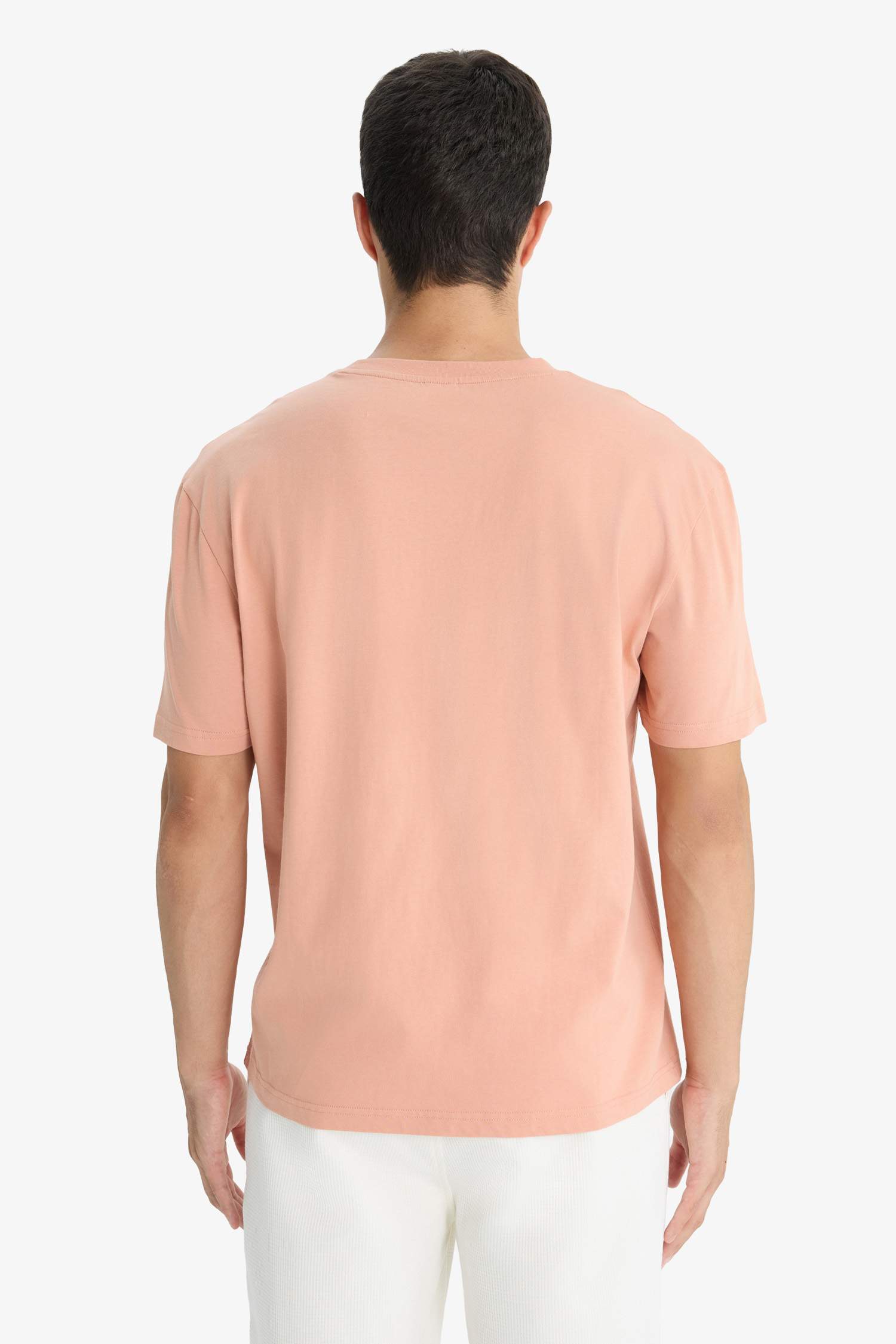 تيشيرت نص ردن ممشط بياخو مستديرة