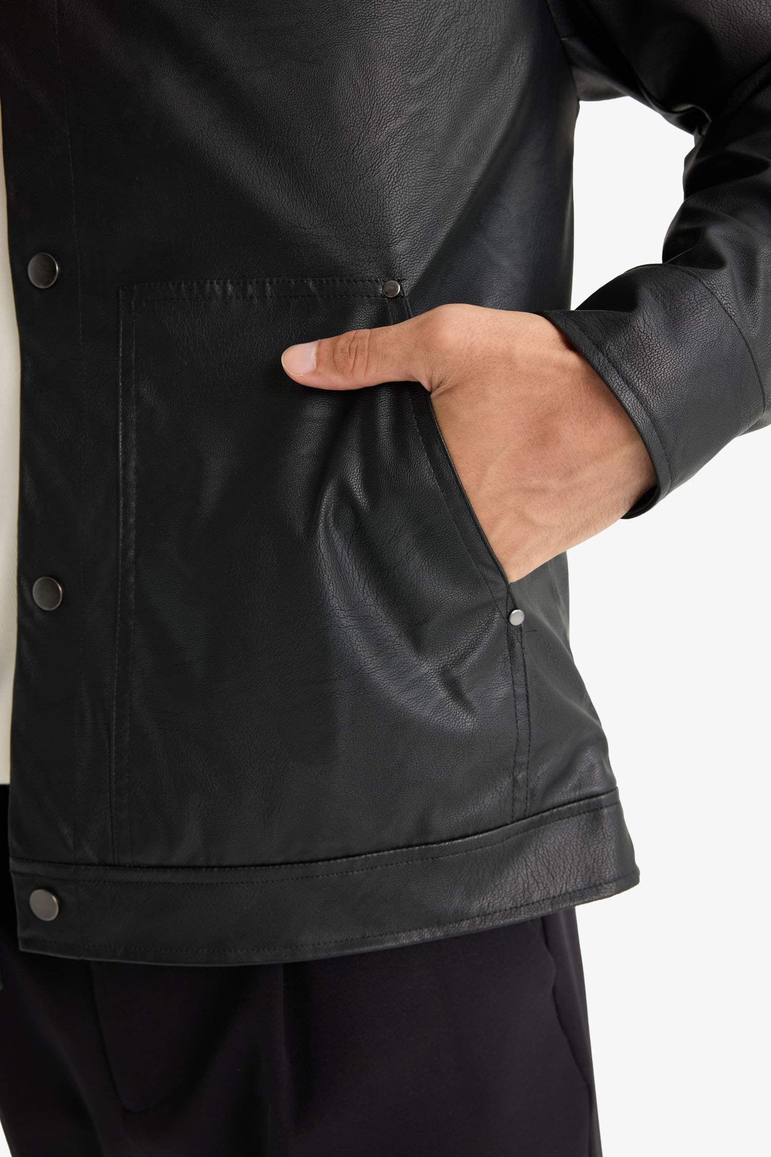 Su İtici Regular Fit Çıtçıtlı Suni Deri İç Cepli Ceket Mont