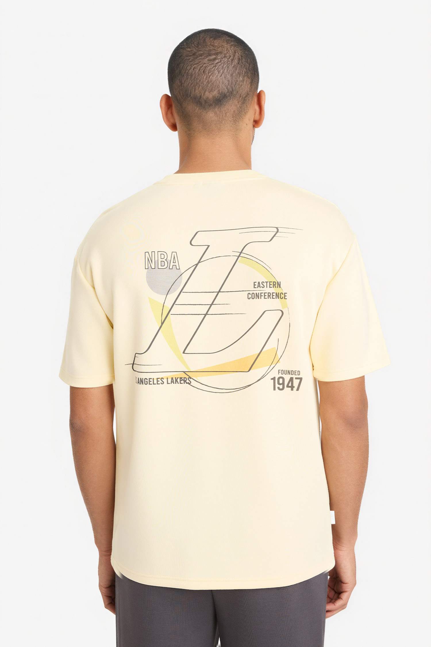 Футболка NBA Los Angeles Lakers Relax Fit с круглым вырезом и коротким рукавом