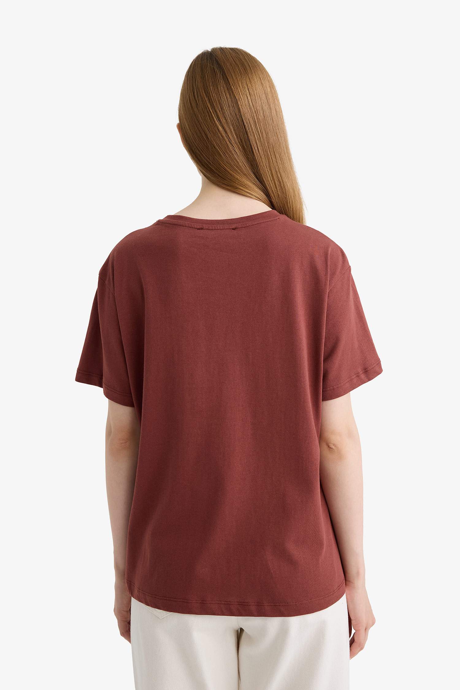 تيشيرت قصة عادية بياخة مستديرة بطبعة نخيل