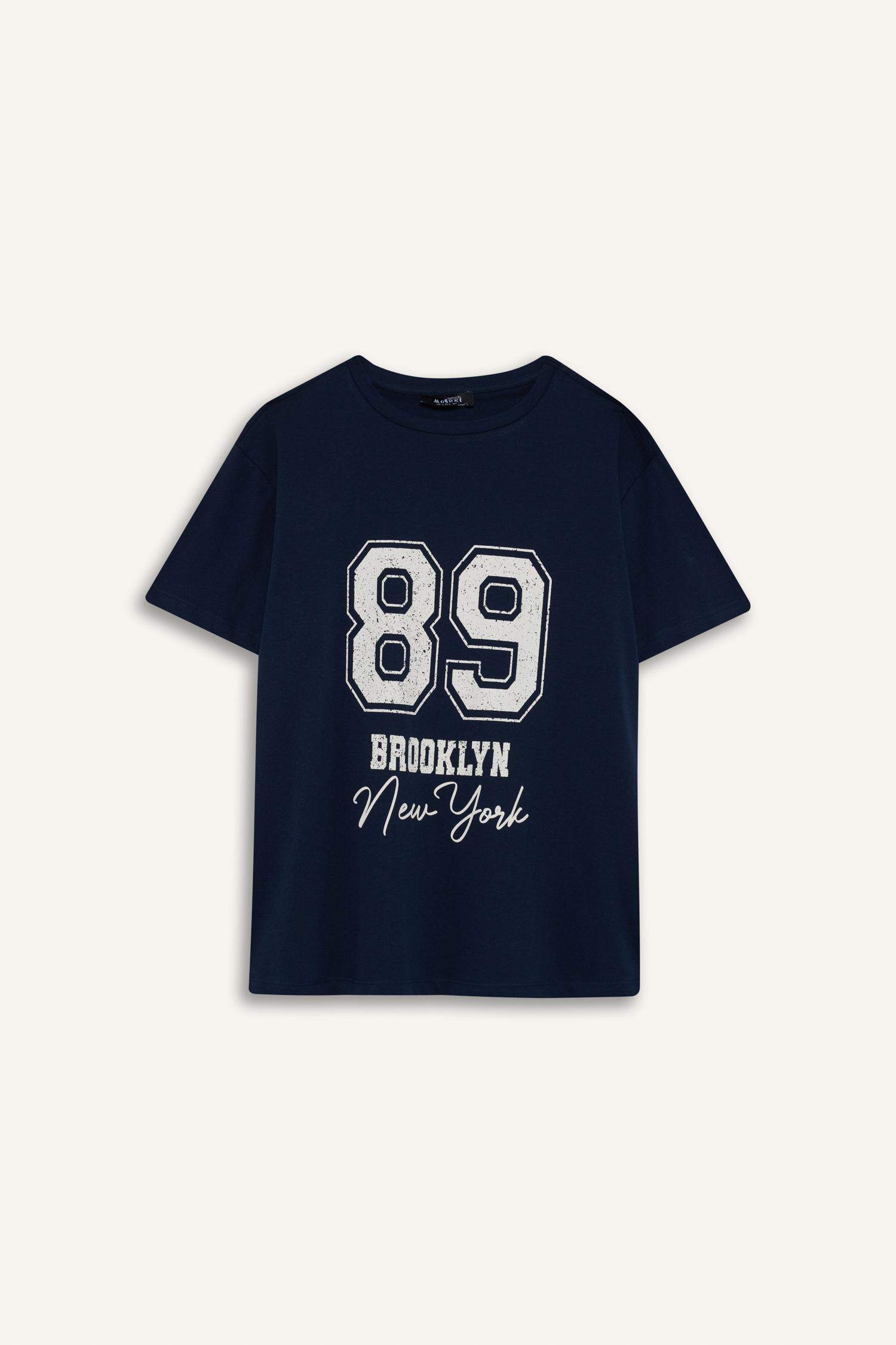 تيشيرت نص ردن قصة عادية بياخة مستديرة بطبعة أرقام