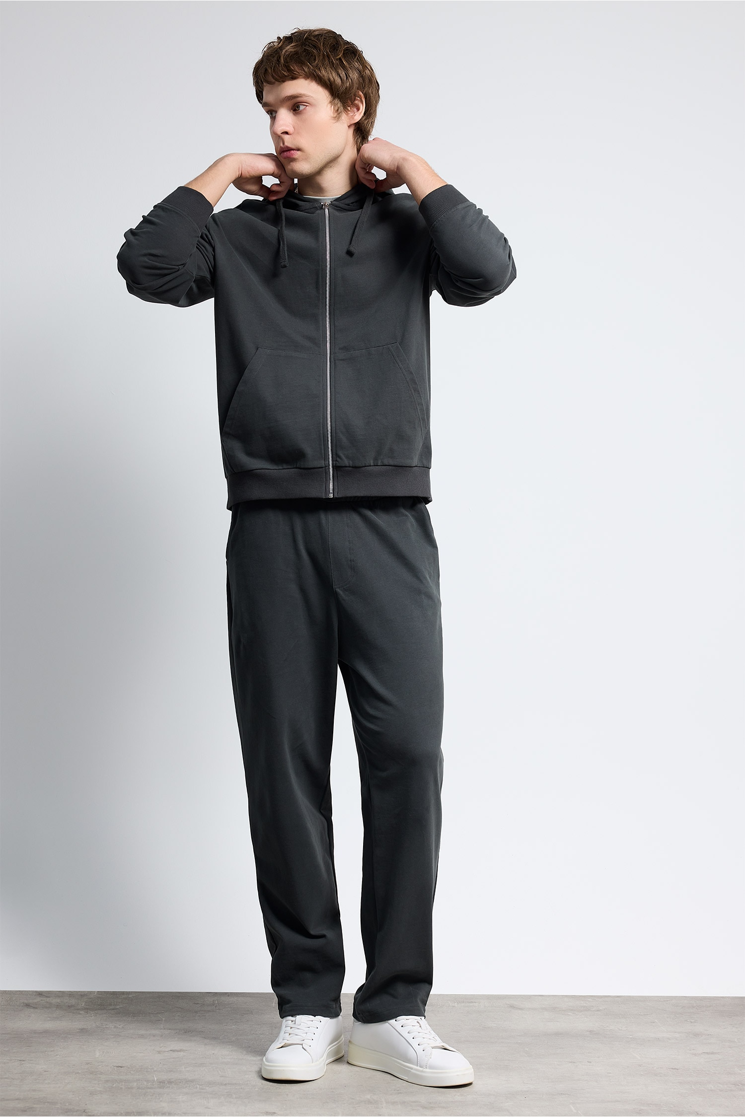 DeFacto Ultra Yumuşak %100 Pamuk RELAX FIT Fermuarlı Sweatshirt görsel 2