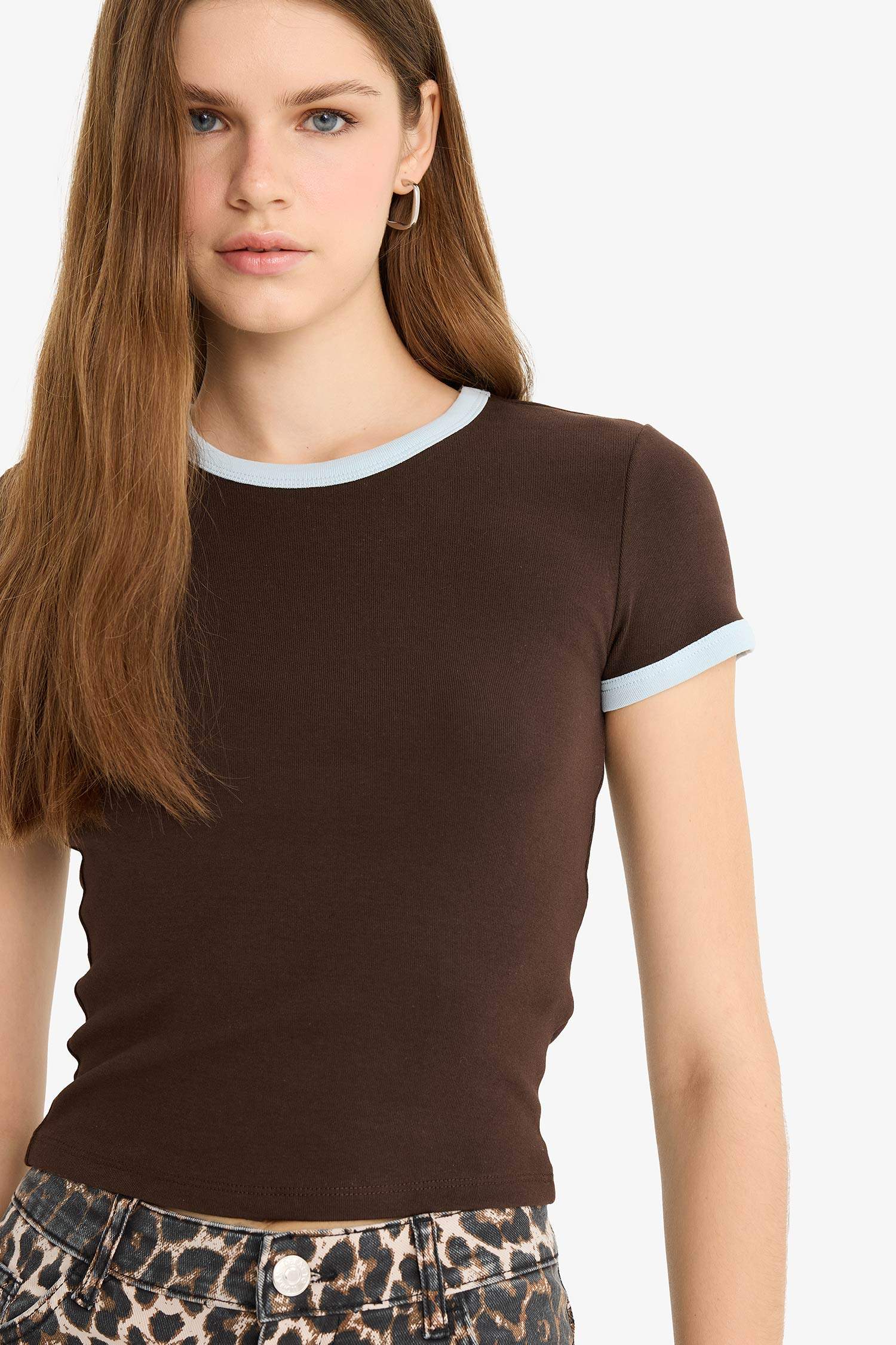 Fitted Bisiklet Yaka Ribana Kısa Kollu Tişört