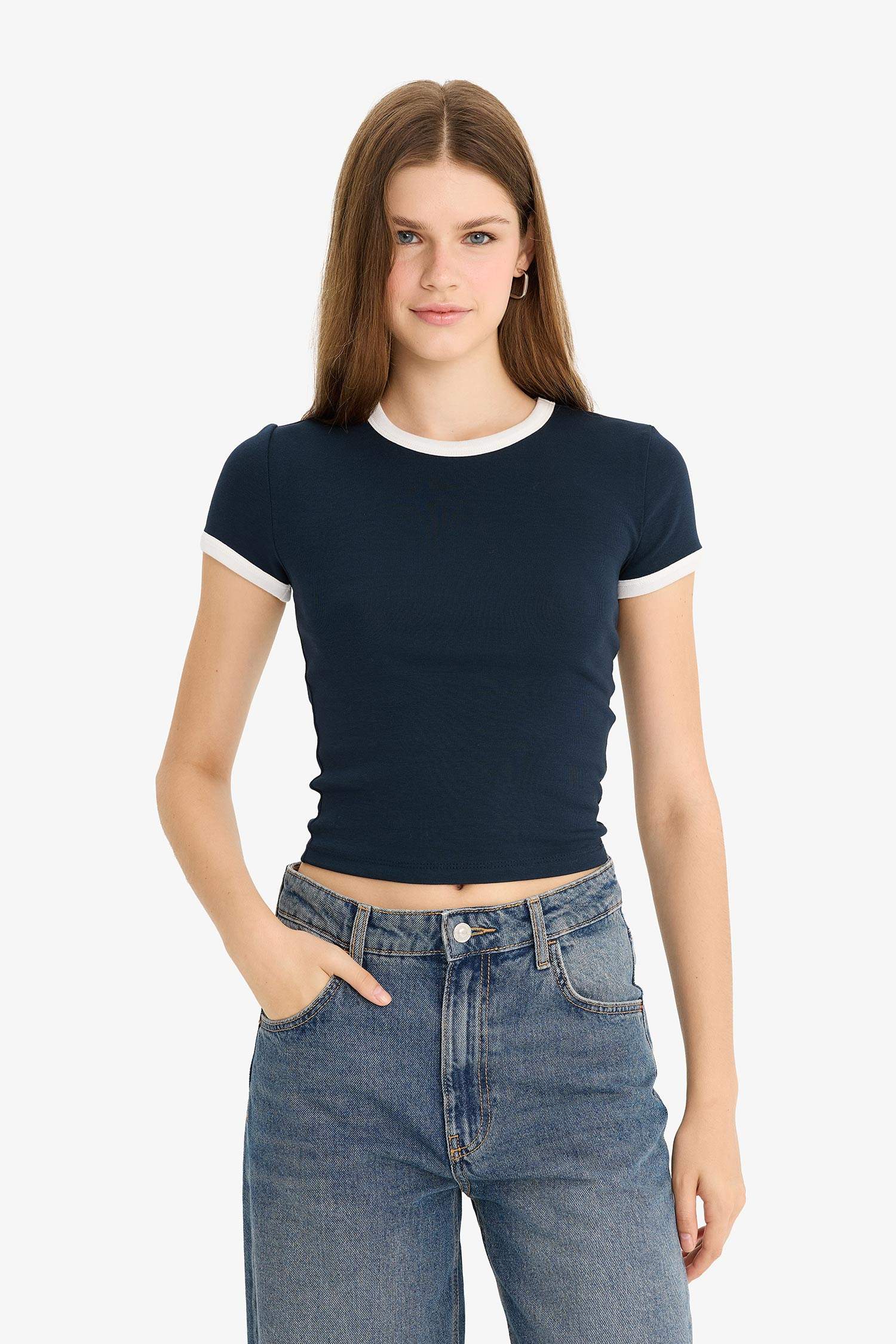 Fitted Bisiklet Yaka Ribana Kısa Kollu Tişört