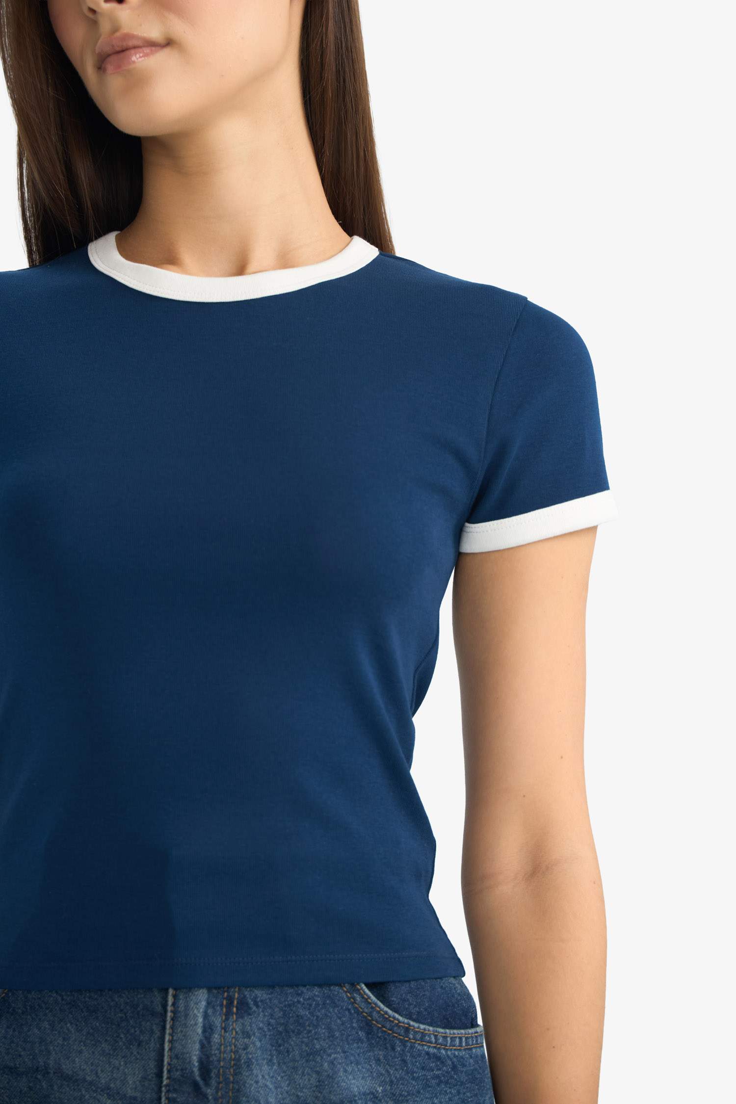 Fitted Bisiklet Yaka Ribana Kısa Kollu Tişört