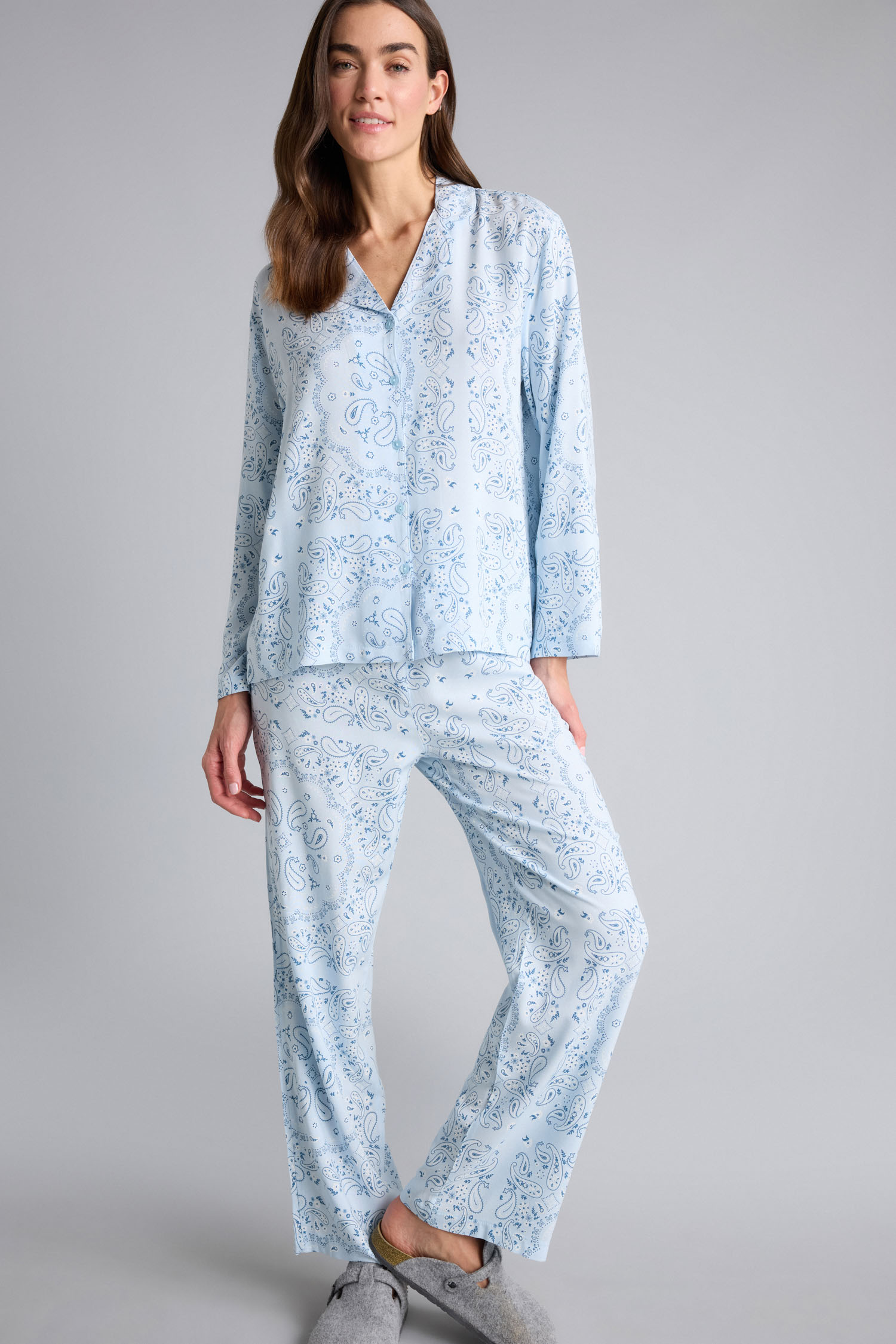 DeFacto Regular Fit Desenli Uzun Kollu Üst Uzun Alt Pijama Takımı