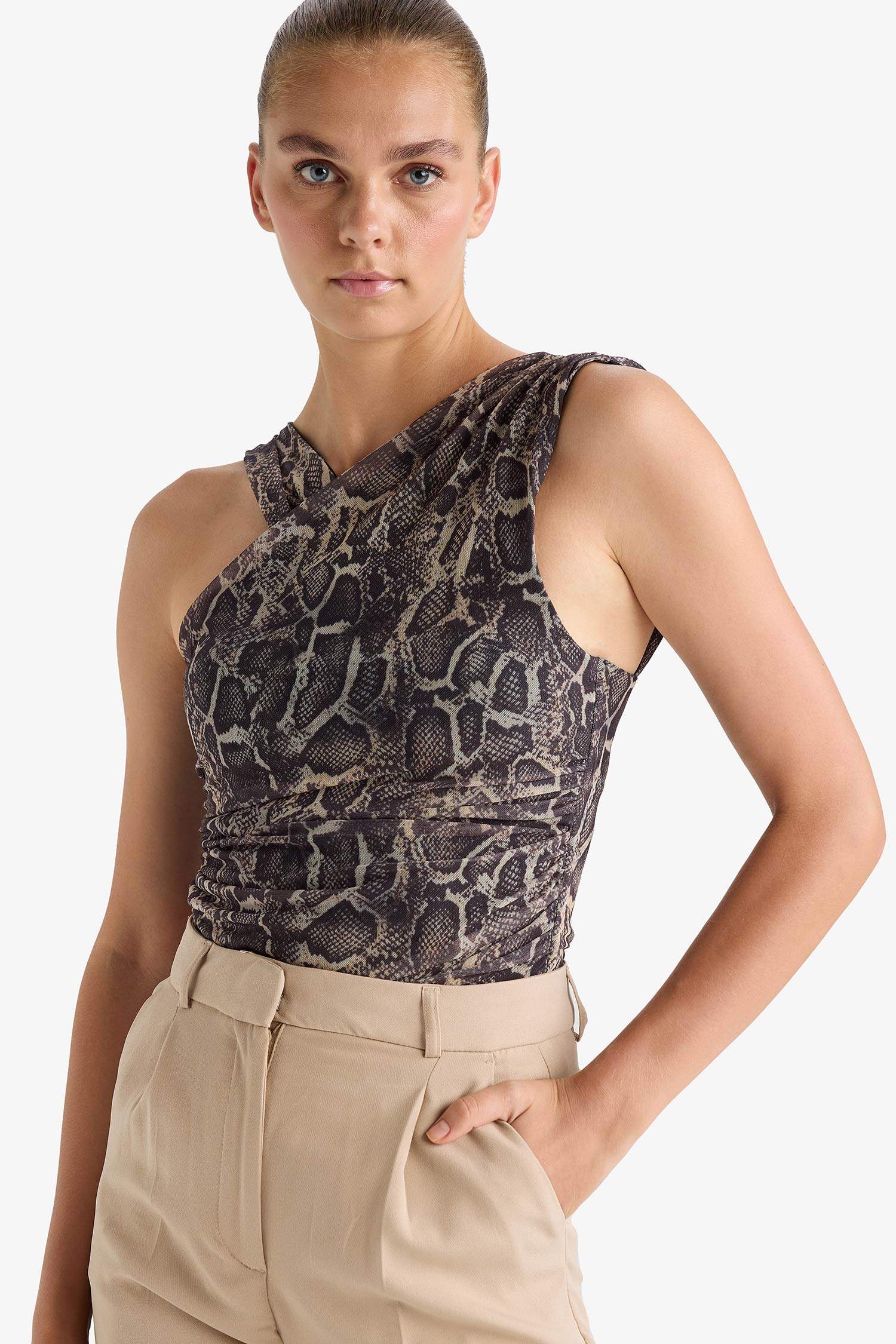 ديباردور ميش بياقة هالتر مطبوعة