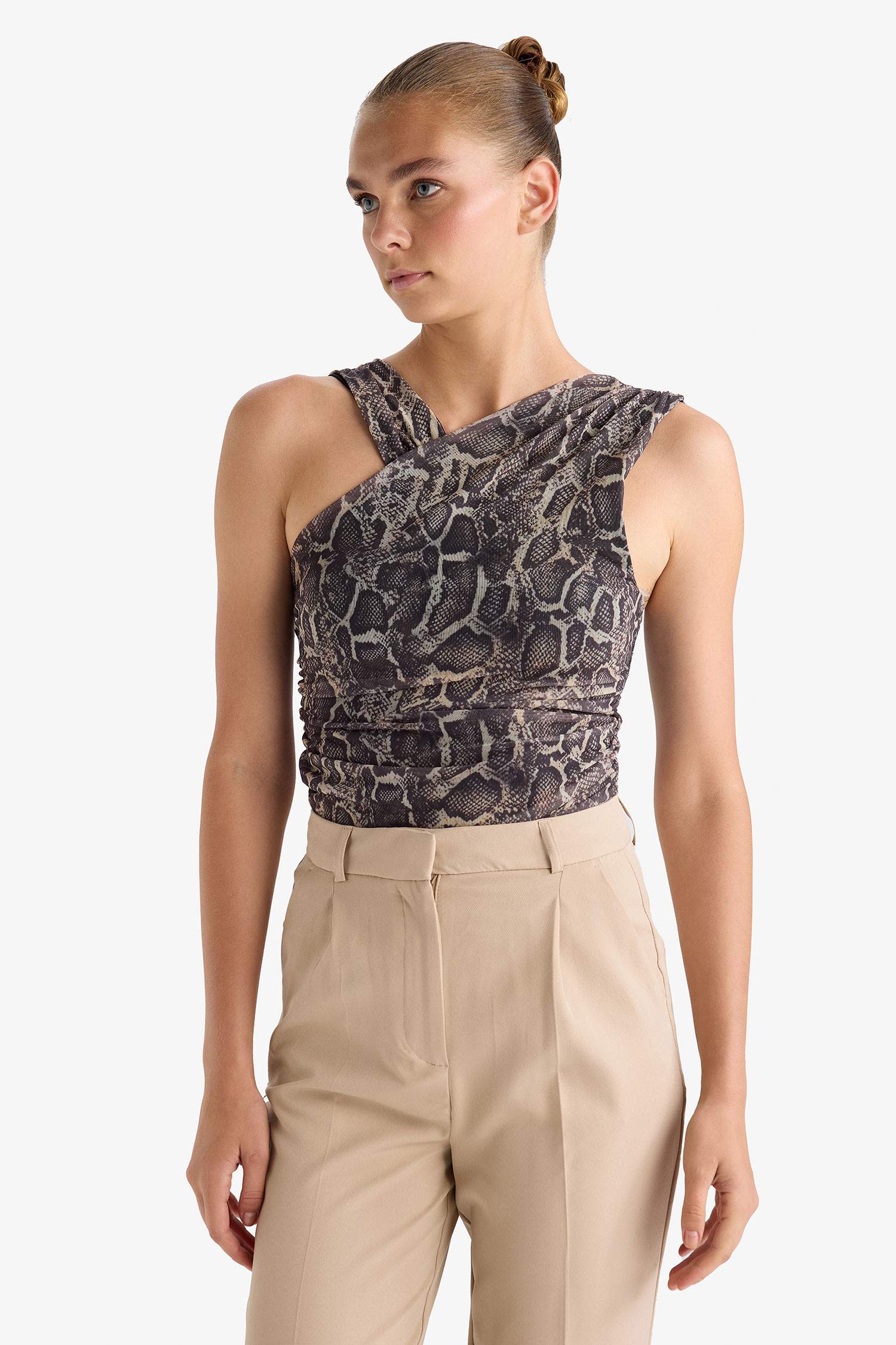 ديباردور ميش بياقة هالتر مطبوعة