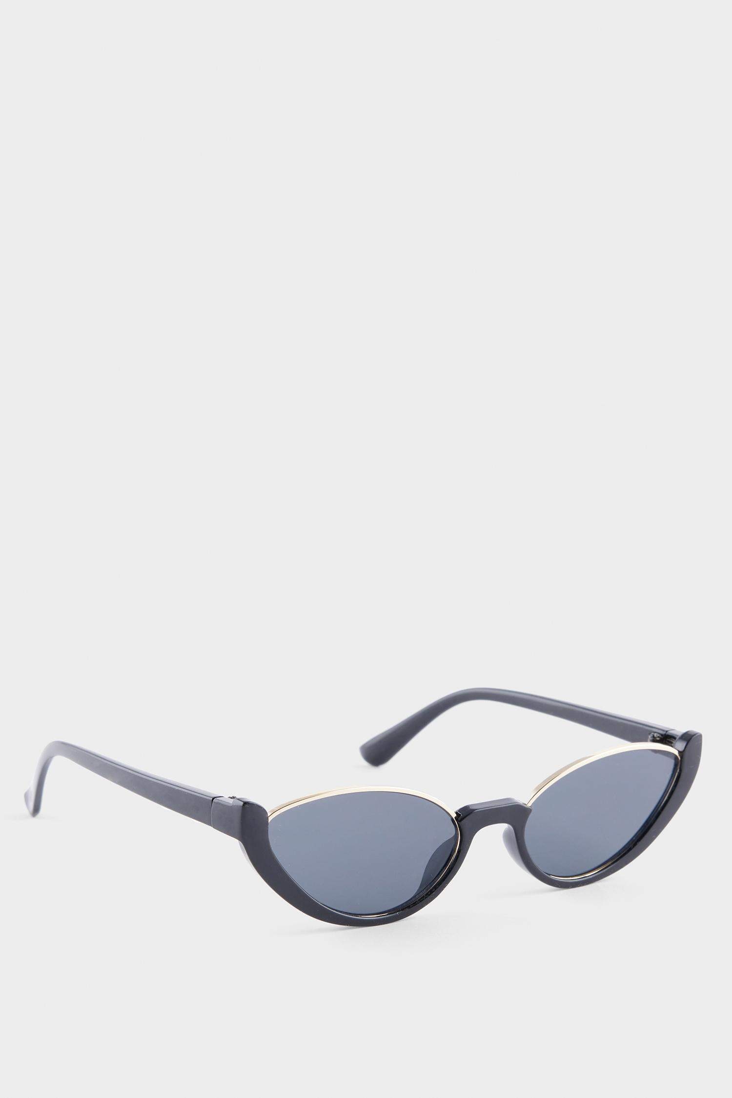 DCEY x DeFacto Kadın Kedi Gözü Formunda Siyah Güneş Gözlüğü