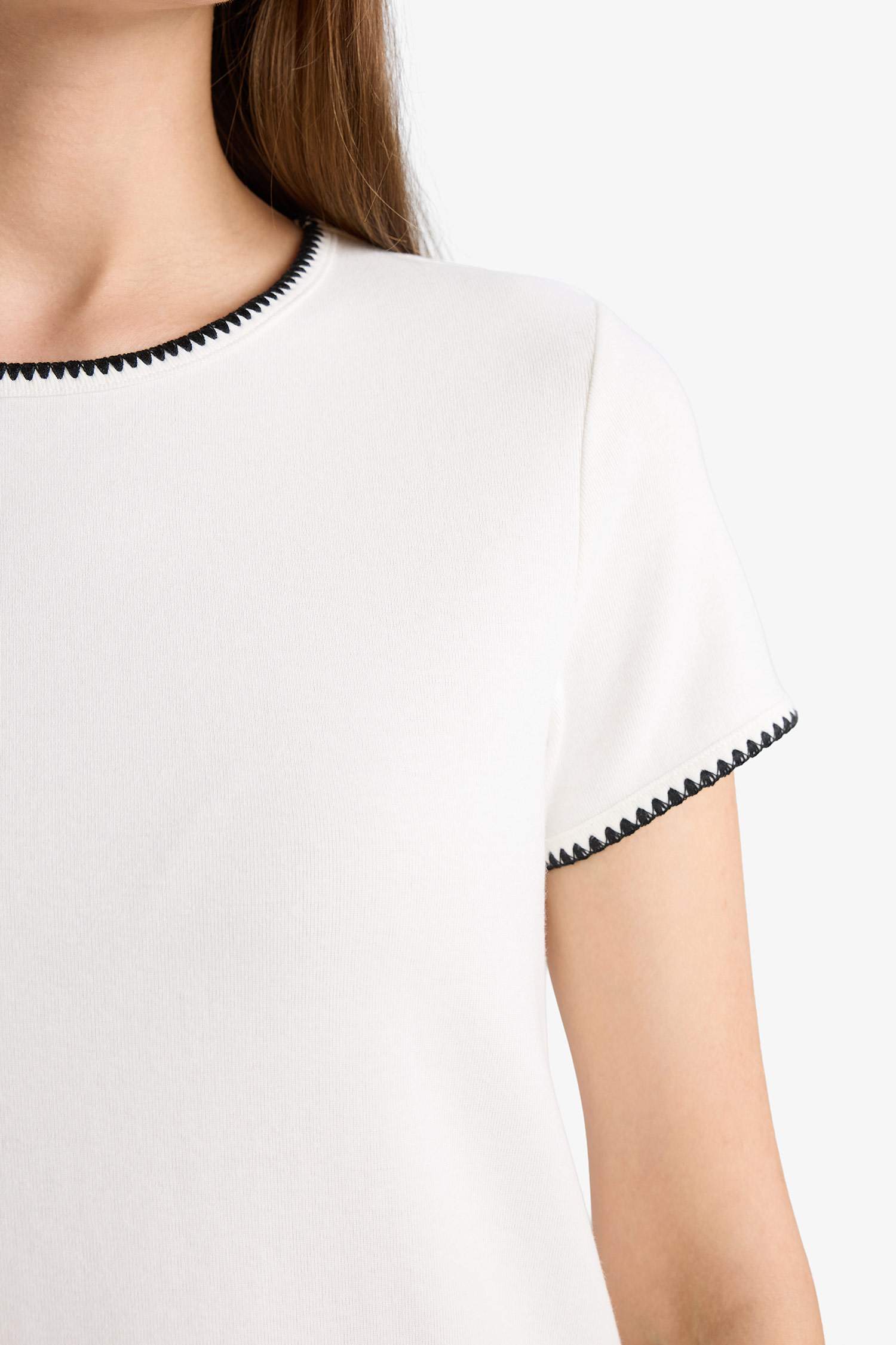 Regular Fit Bisiklet Yaka Ribana Kısa Kollu Tişört