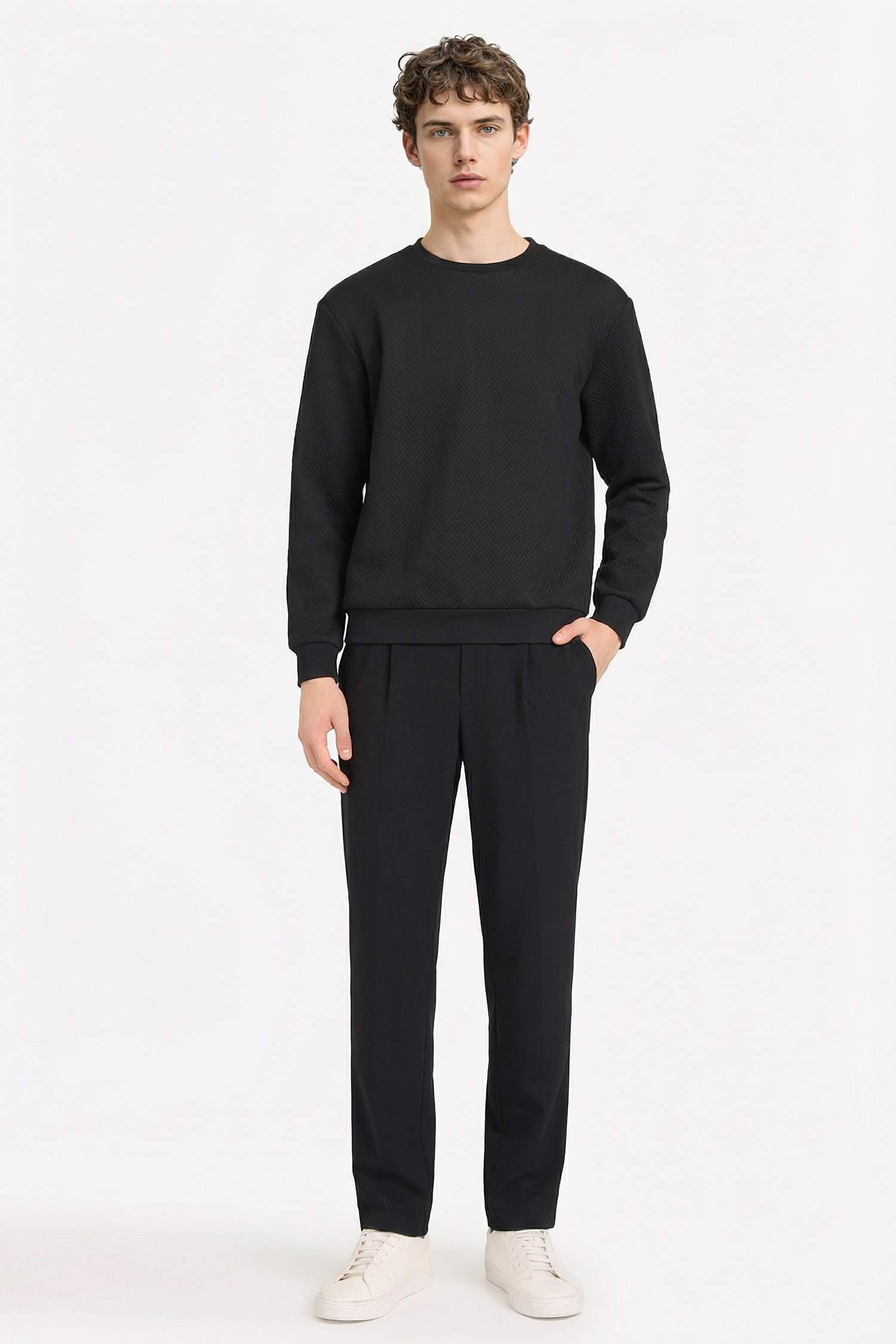 سويت شيرت قصة عادية بياخة مستديرة