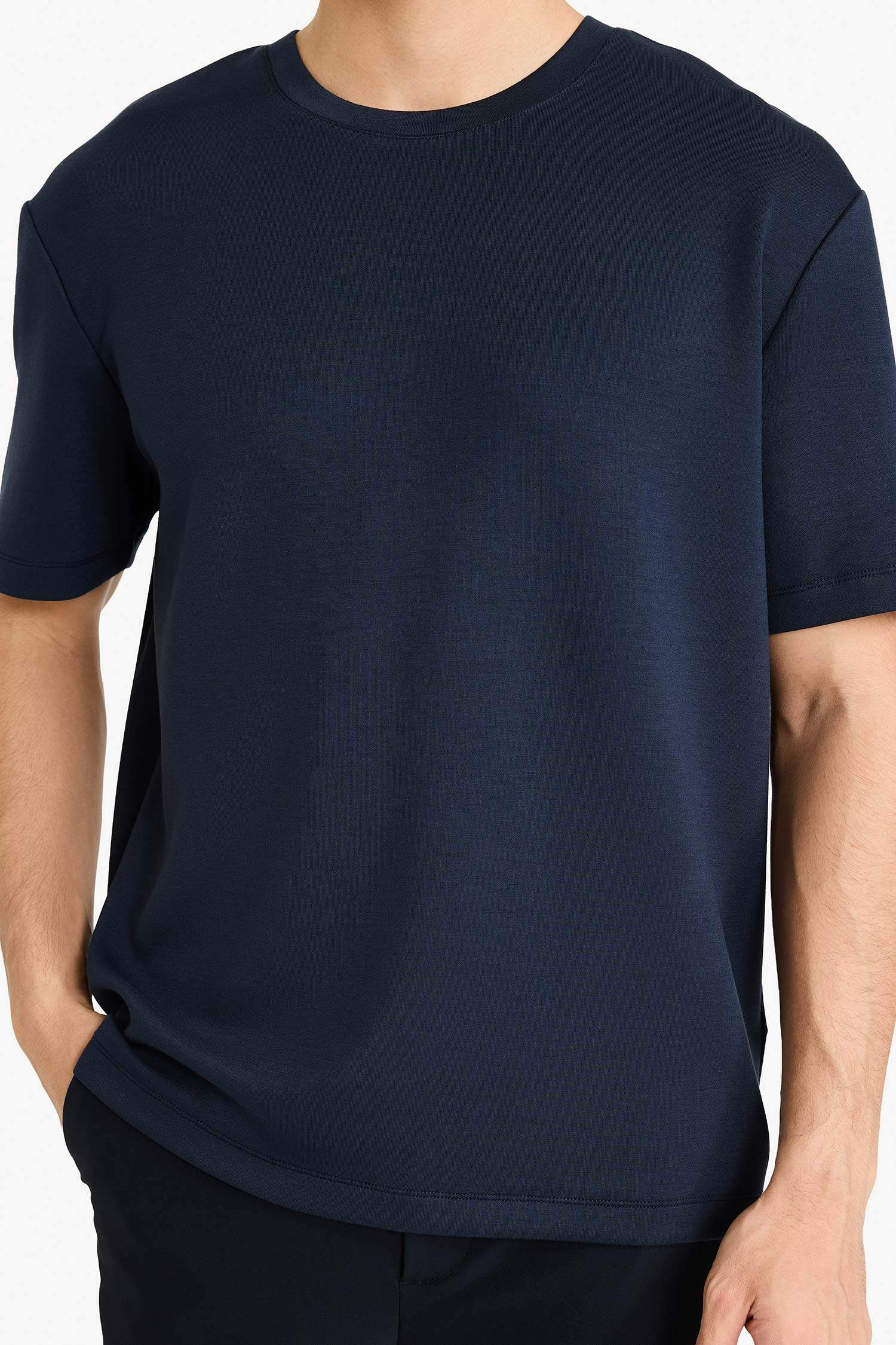 Regular Fit дөңгелек жағалы қысқа жеңді футболка