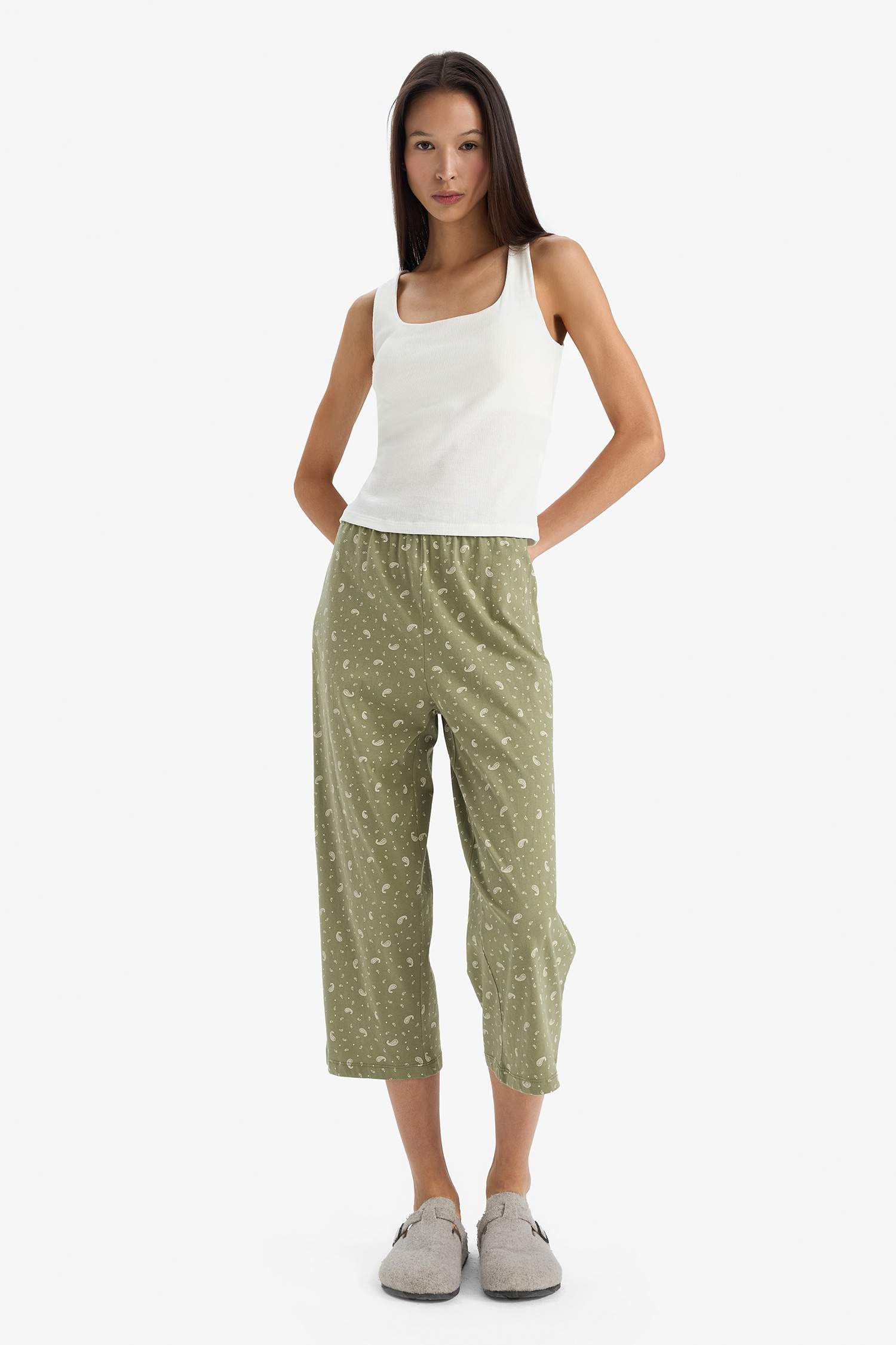 İçi Sütyen Kaplı Atlet-Fall in Love Loungewear