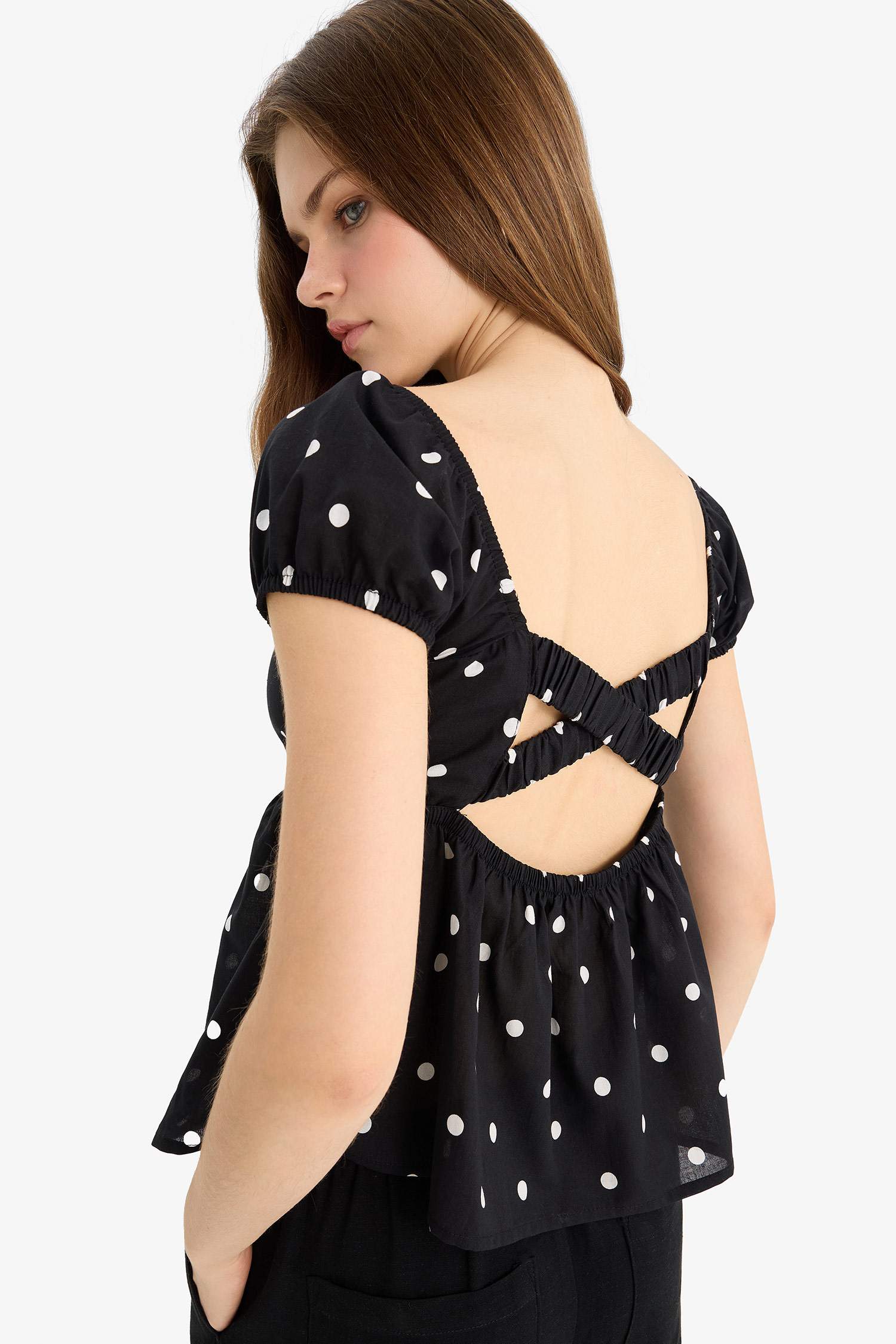 Regular Fit Kalp Yaka Puantiyeli Vual Kısa Kollu Bluz