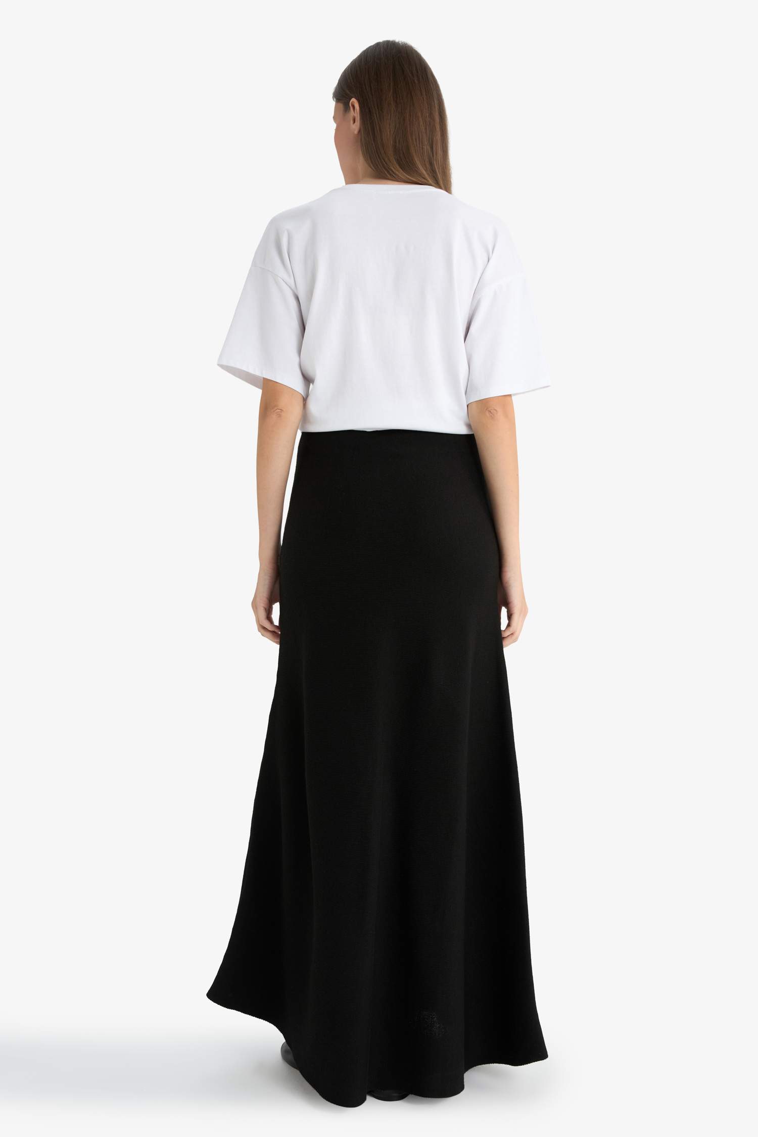 A Cut Knitwear Skirt