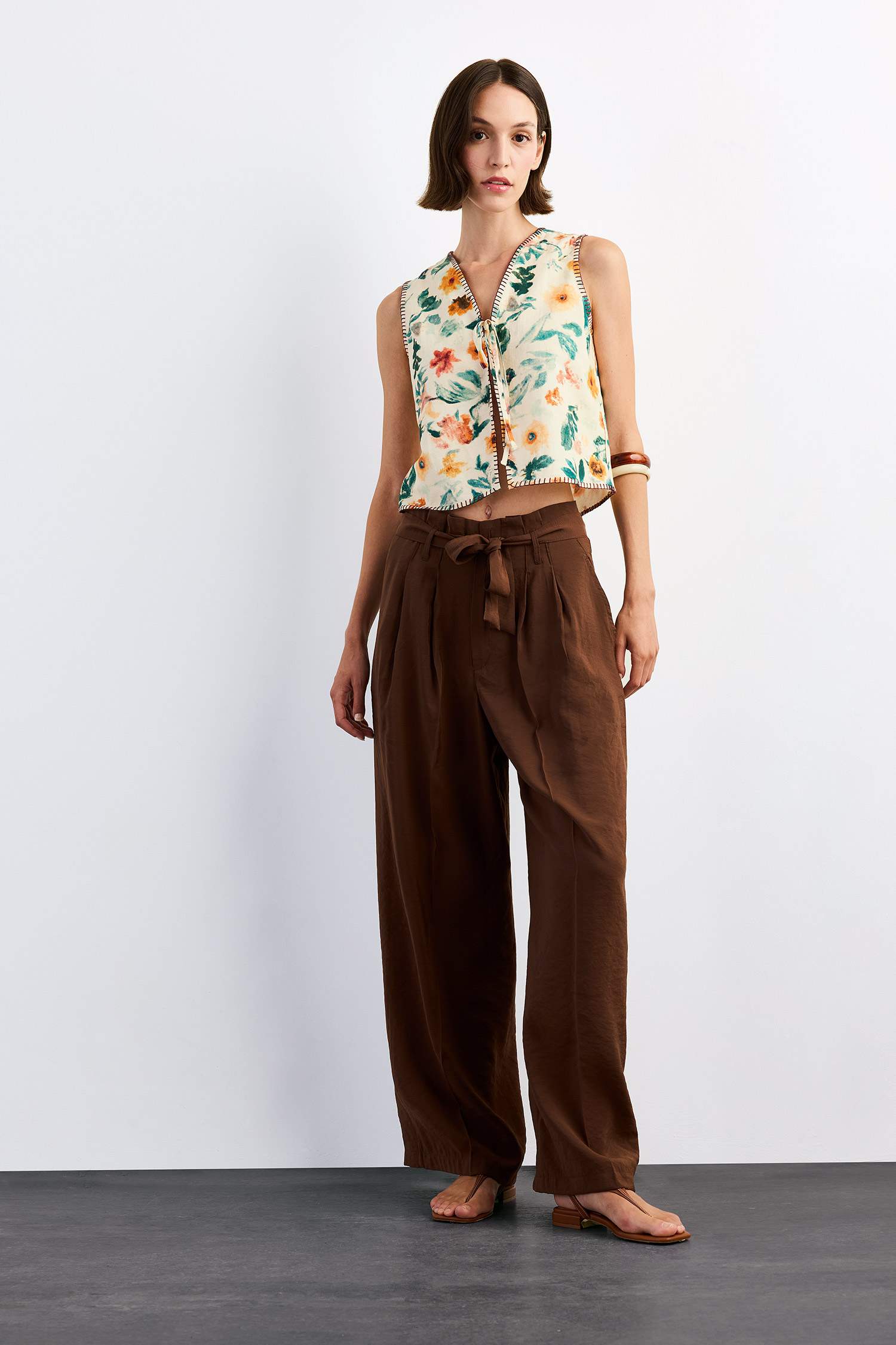 Fitted Çiçek Desenli Önden Bağlamalı Poplin Yelek