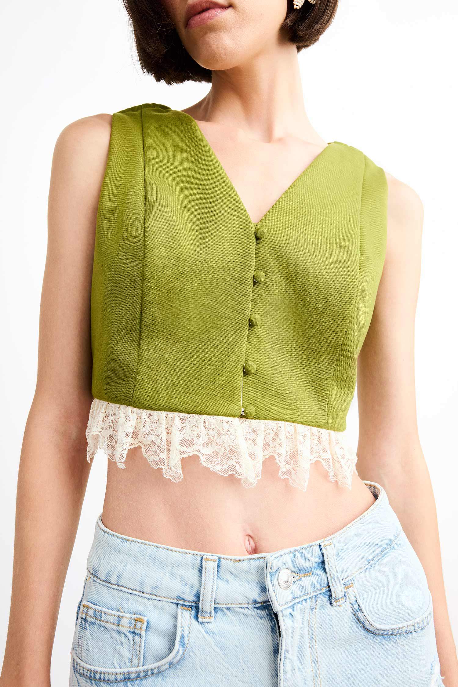 Fitted Düğmeli Dantel Detaylı Yelek