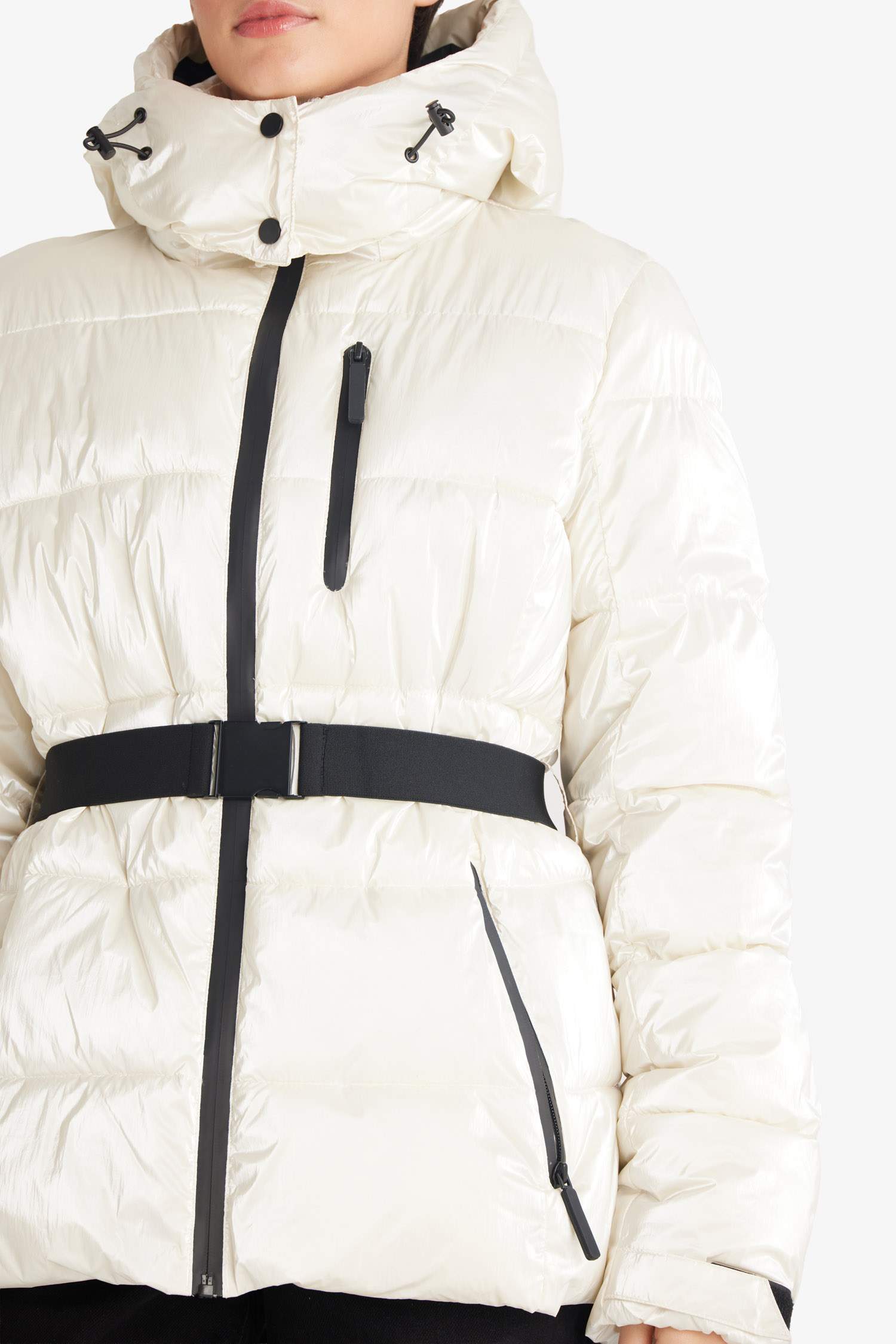 قمصلة نفخ قصة عادية بغطاء للرأس