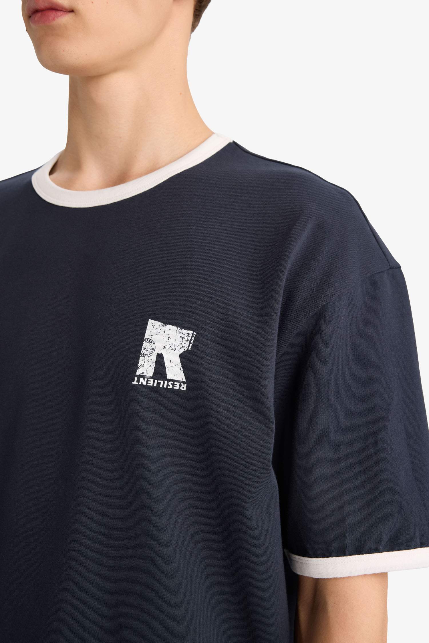 Boxy Fit Bisiklet Yaka Baskılı Kısa Kollu Tişört