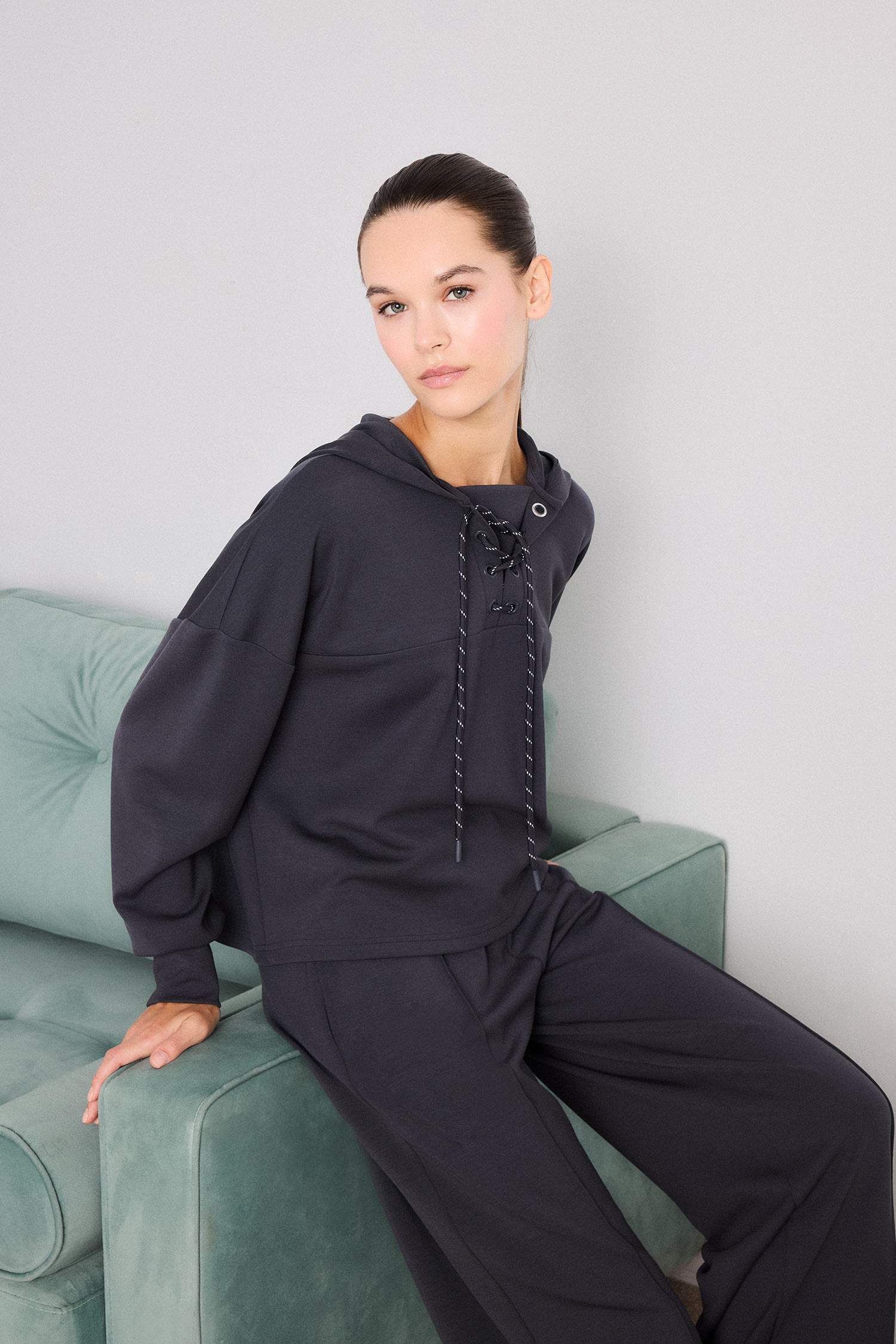 Modal Bağlama Detaylı Sweatshirt