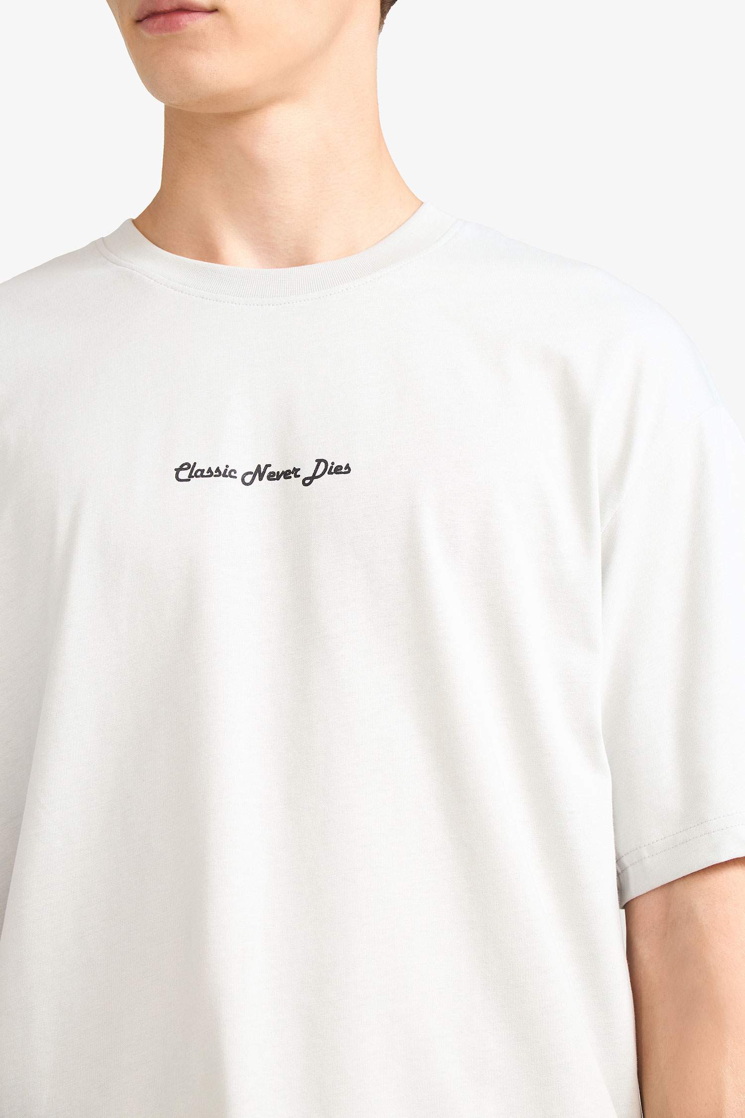 تيشيرت نص ردن اوفر سايز مطبوع بياخة مستديرة