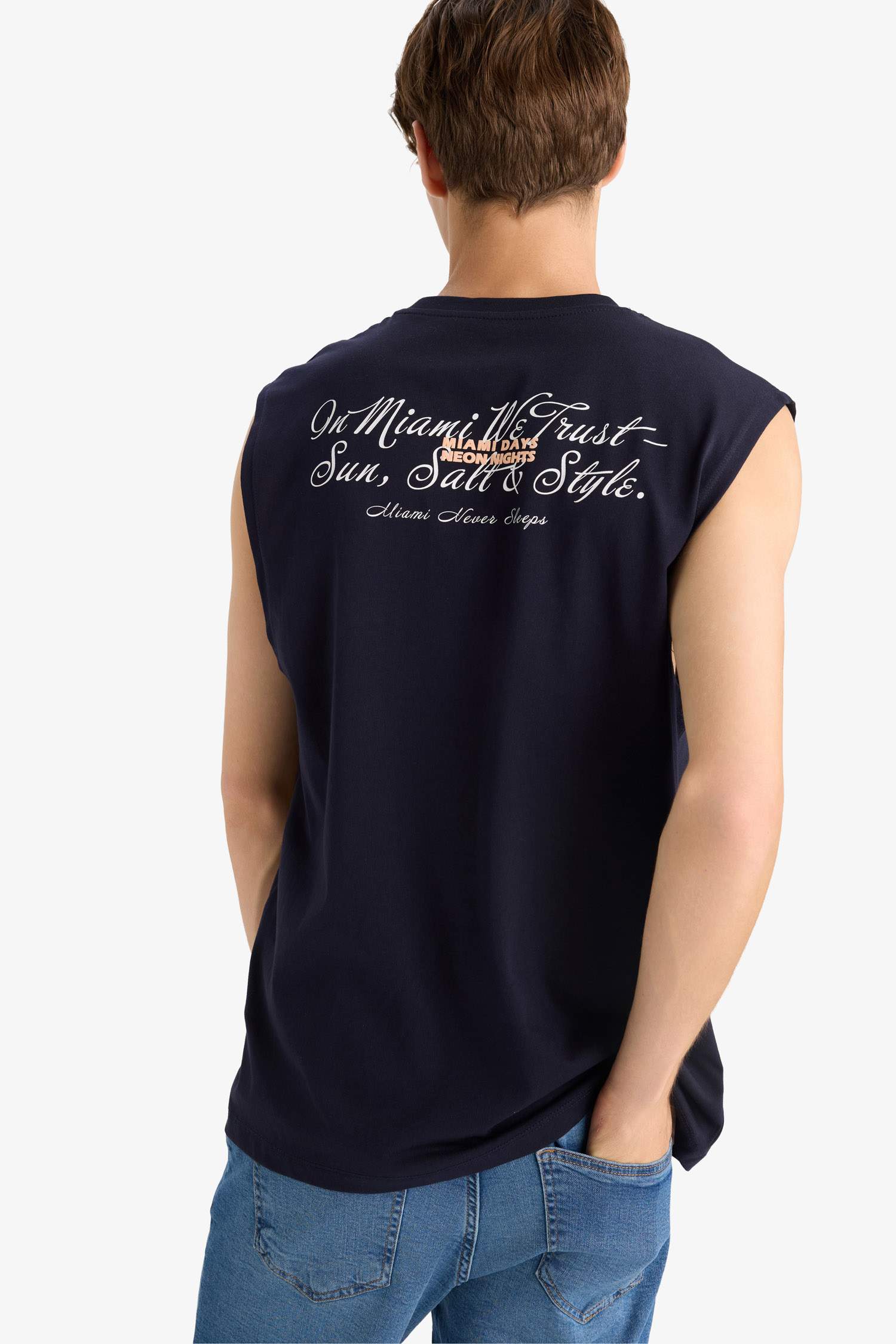 Boxy Fit Printed Crew Neck Sleeveless Tank Top