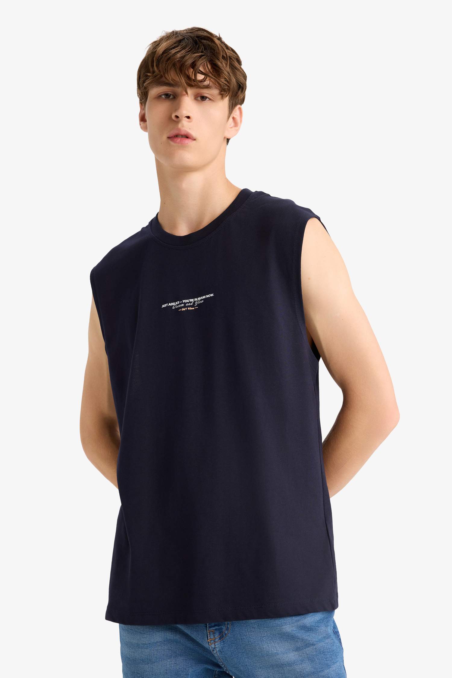 Boxy Fit Printed Crew Neck Sleeveless Tank Top