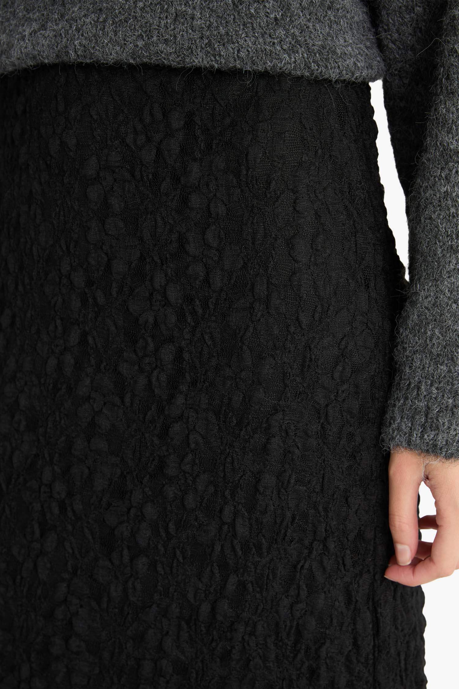 A Kesim Dantel Maxi Etek