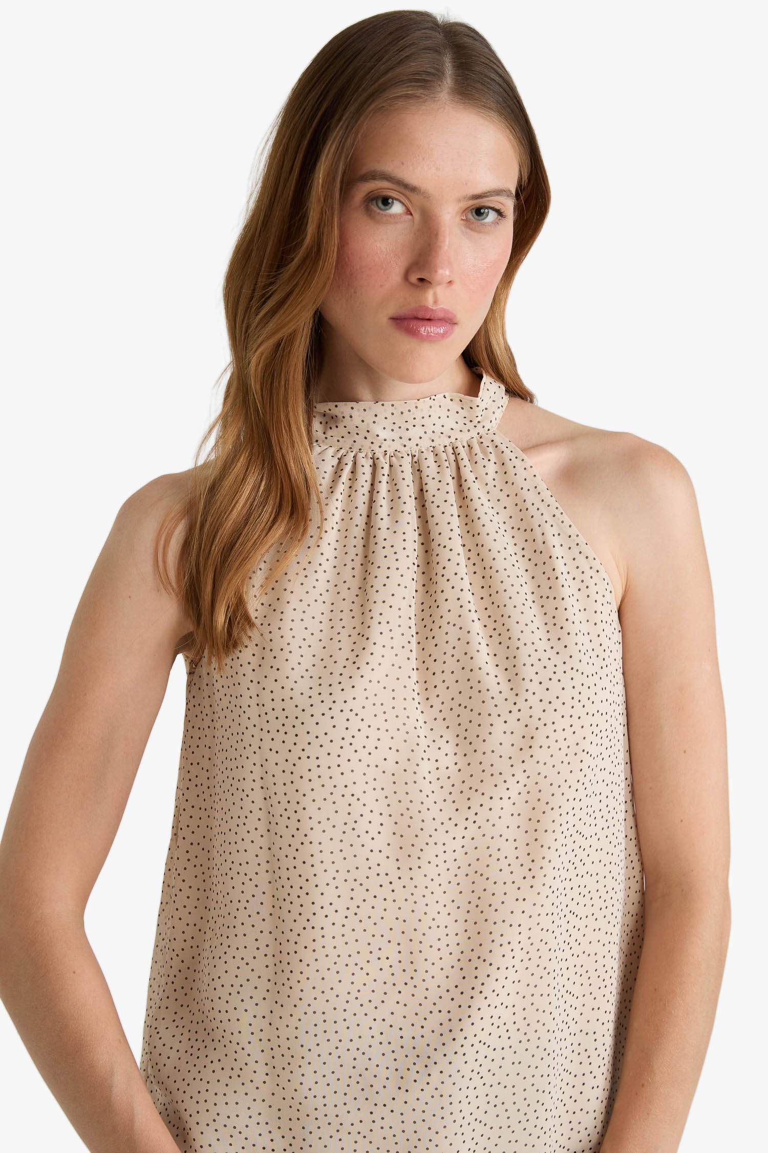 Regular Fit Halter Yaka Şifon Kolsuz Bluz