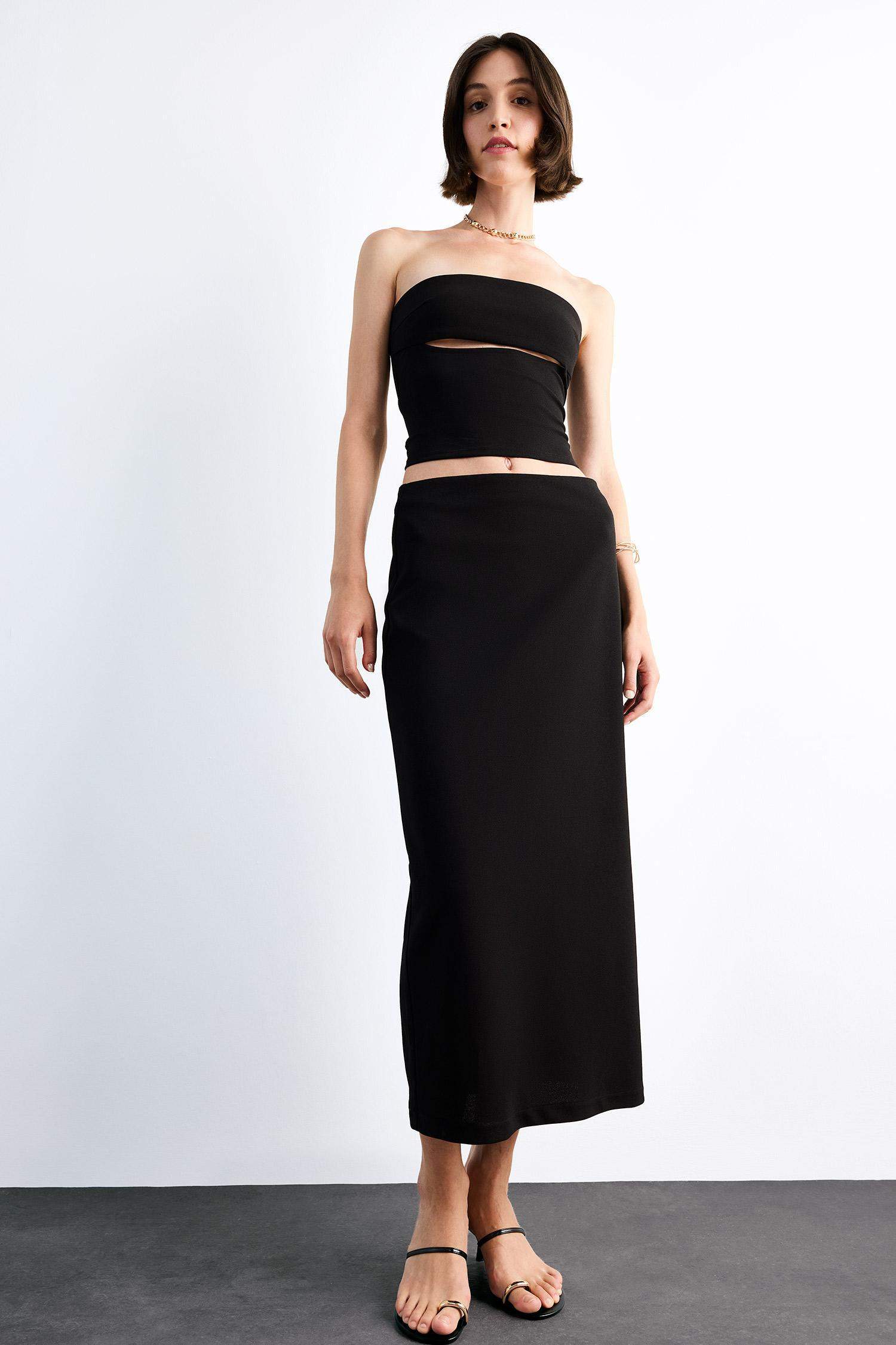 تنورة كابري من تويل مخصر