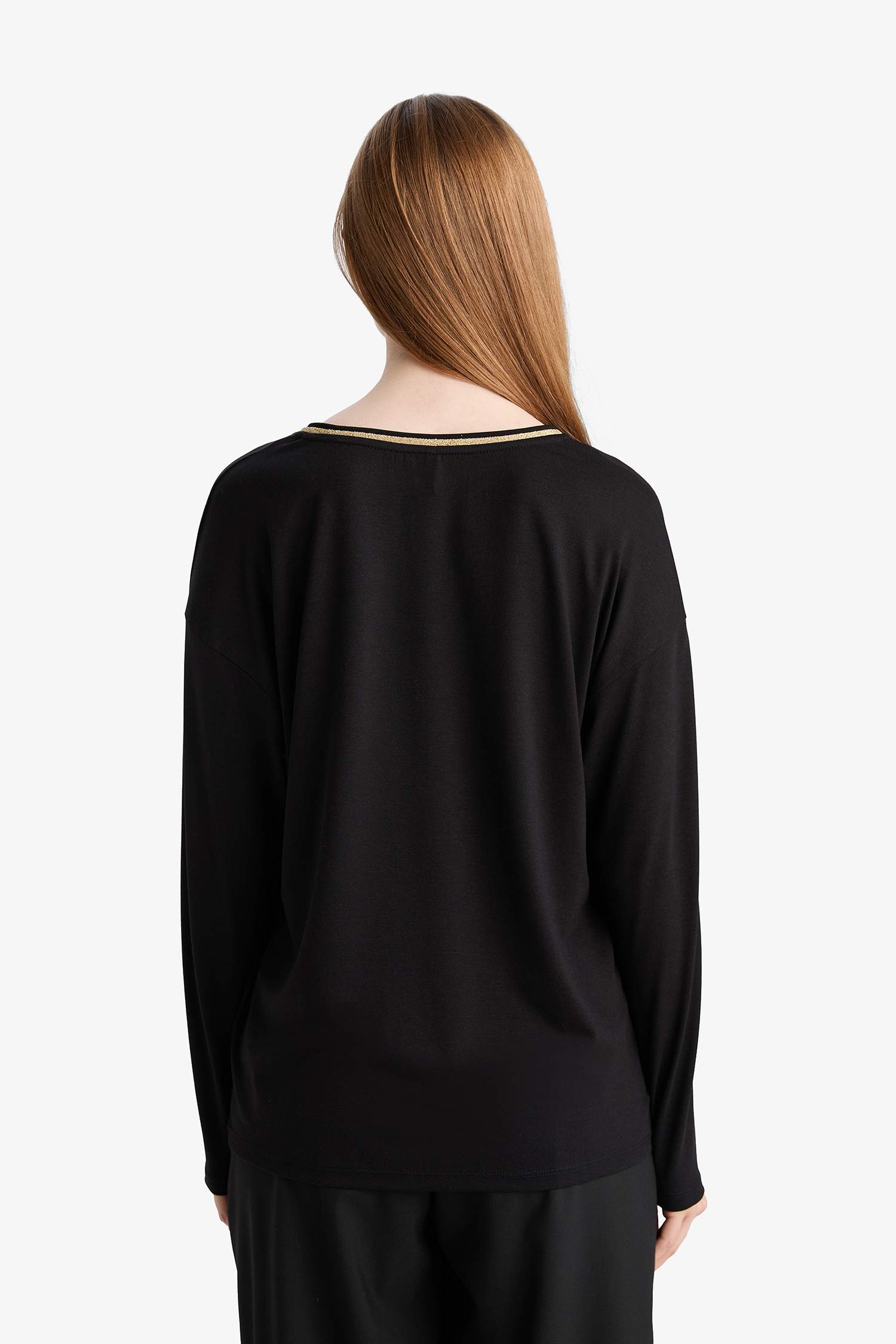 T-shirt à col en V et manches longues Coupe régulière