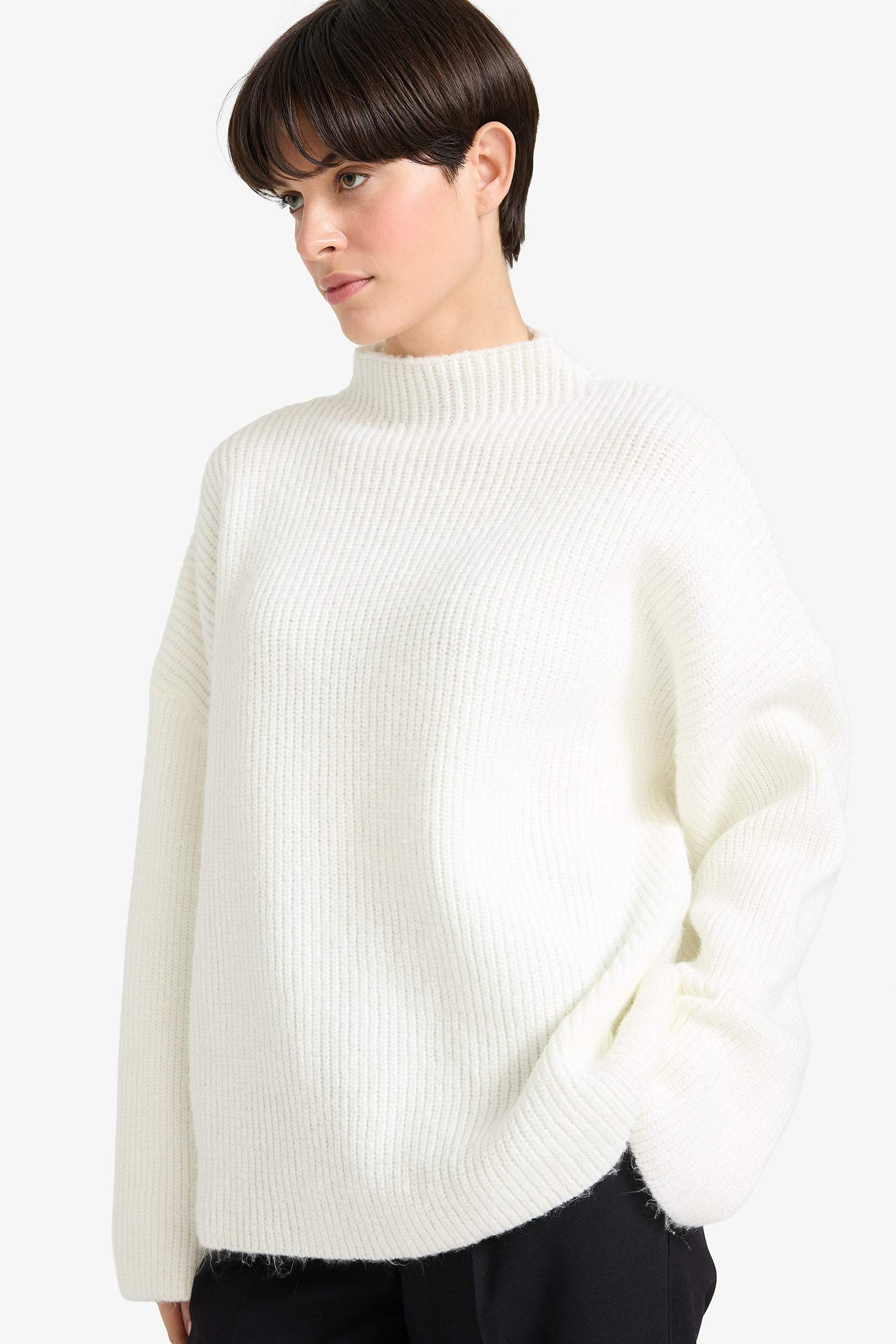 Oversize Geniş Kalıp Yarım Balıkçı Yaka Triko Kazak