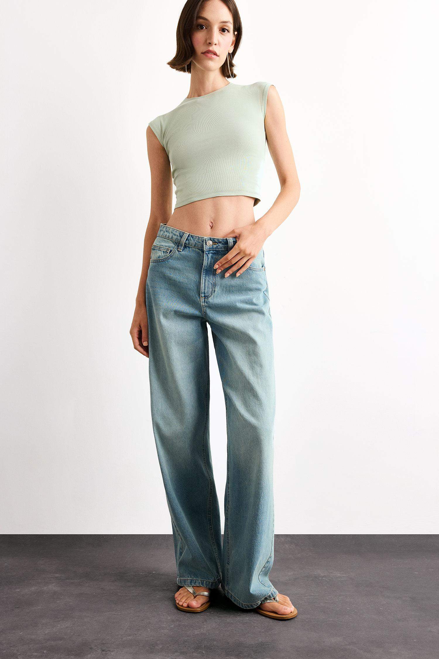 Fitted Bisiklet Yaka Kısa Kollu Tişört